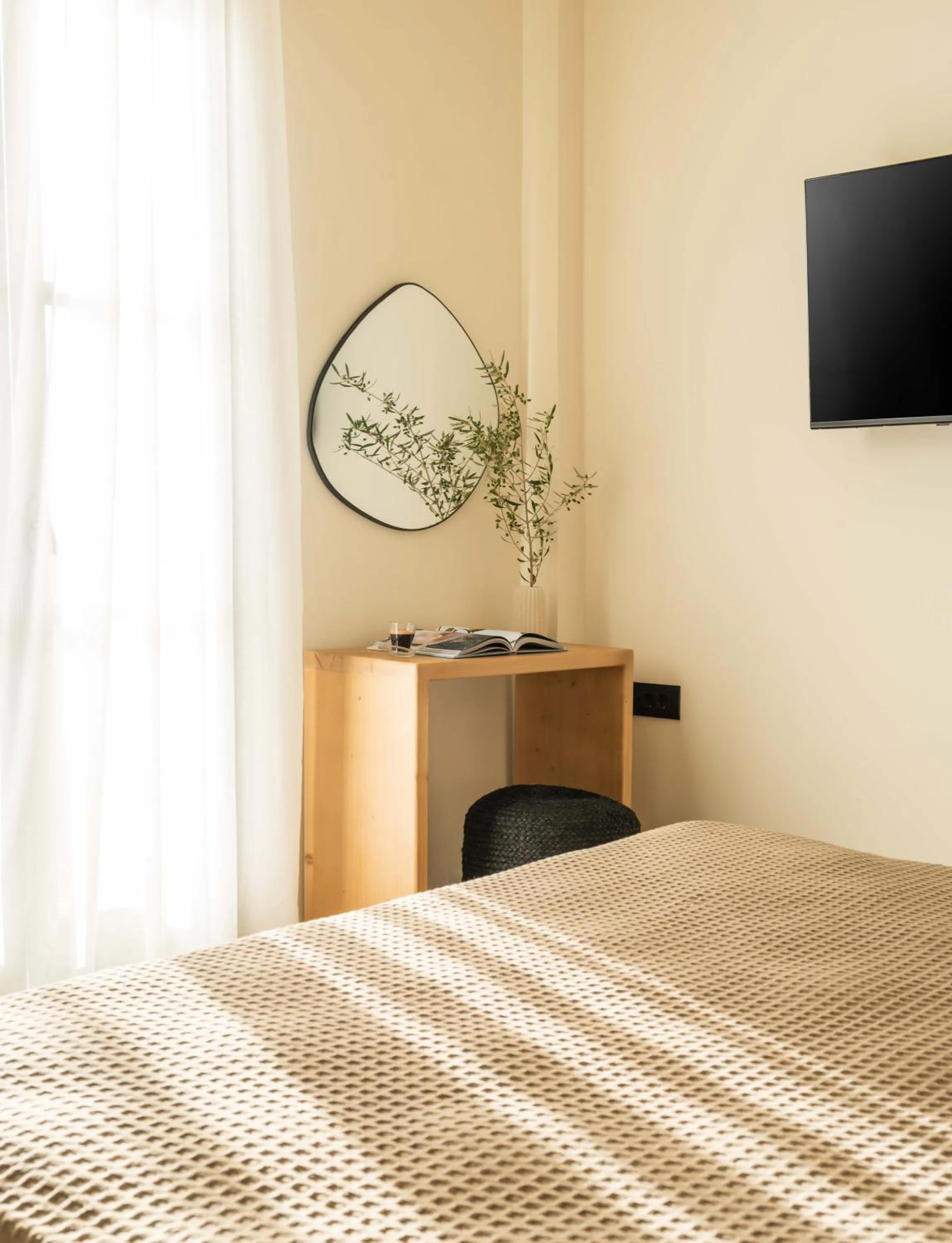 TV and multimedia, Bed in Philosophy of Mykonos Boutique Hotel