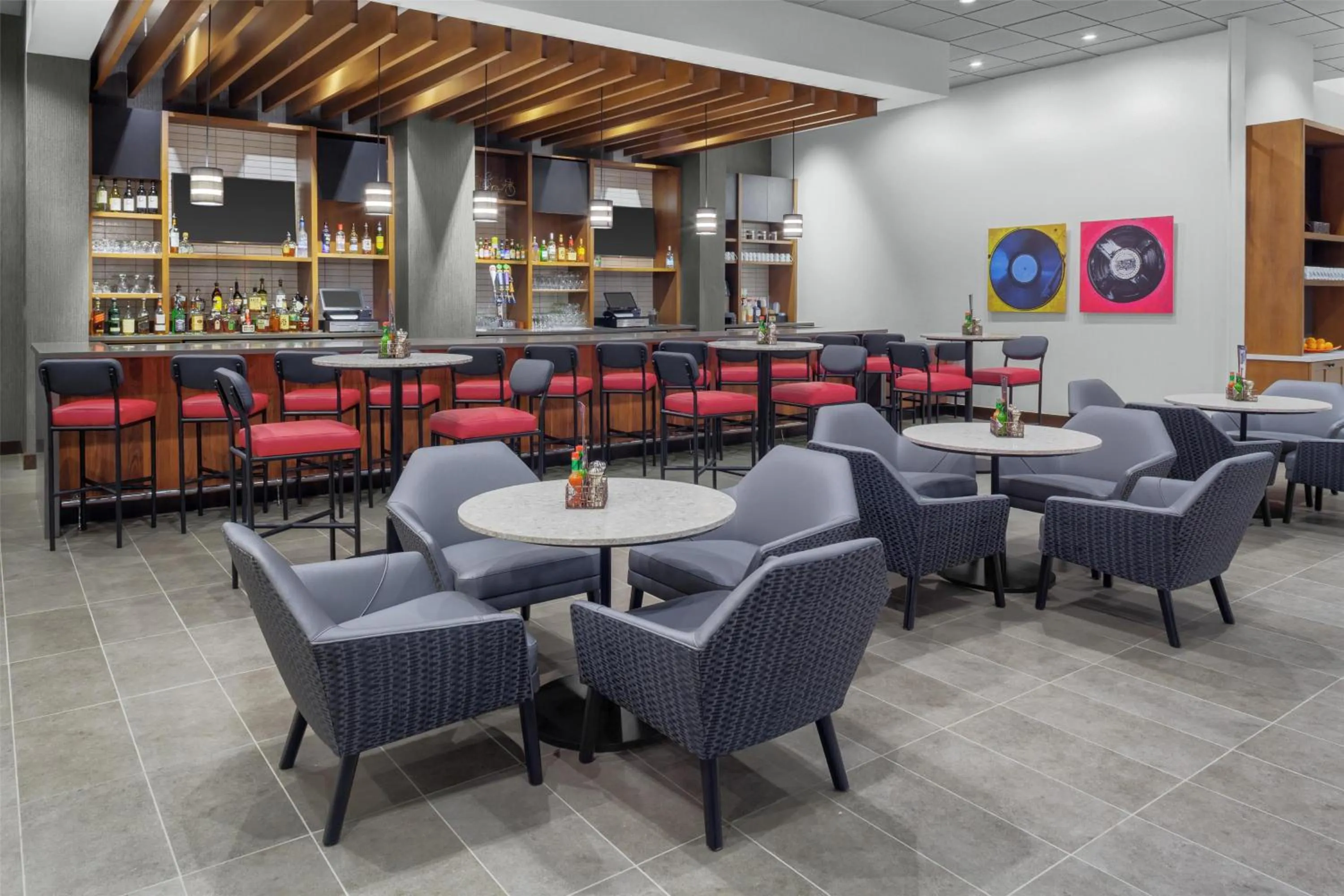 Lounge or bar in Hyatt Place Athens Downtown