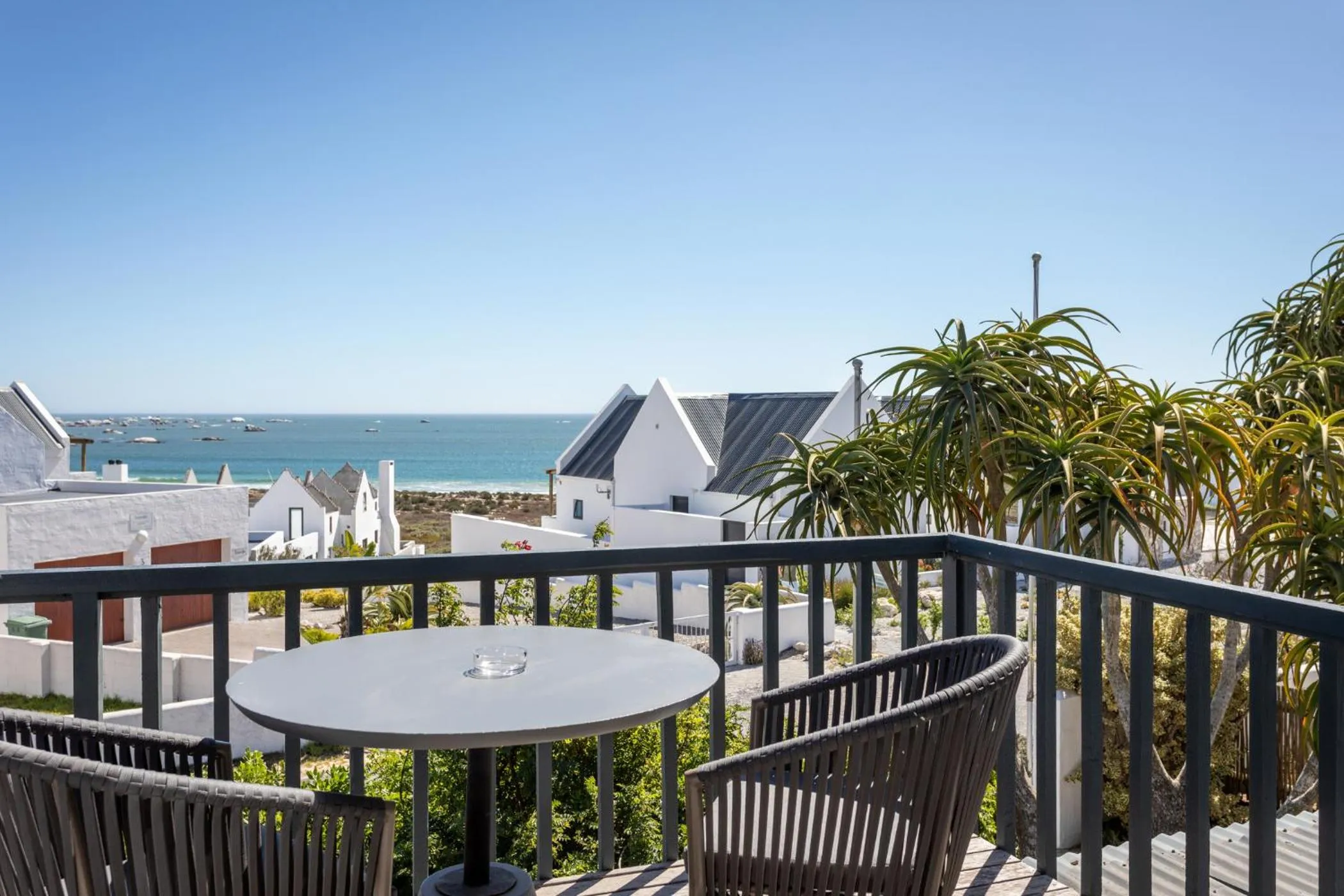 Abalone Hotel & Villas