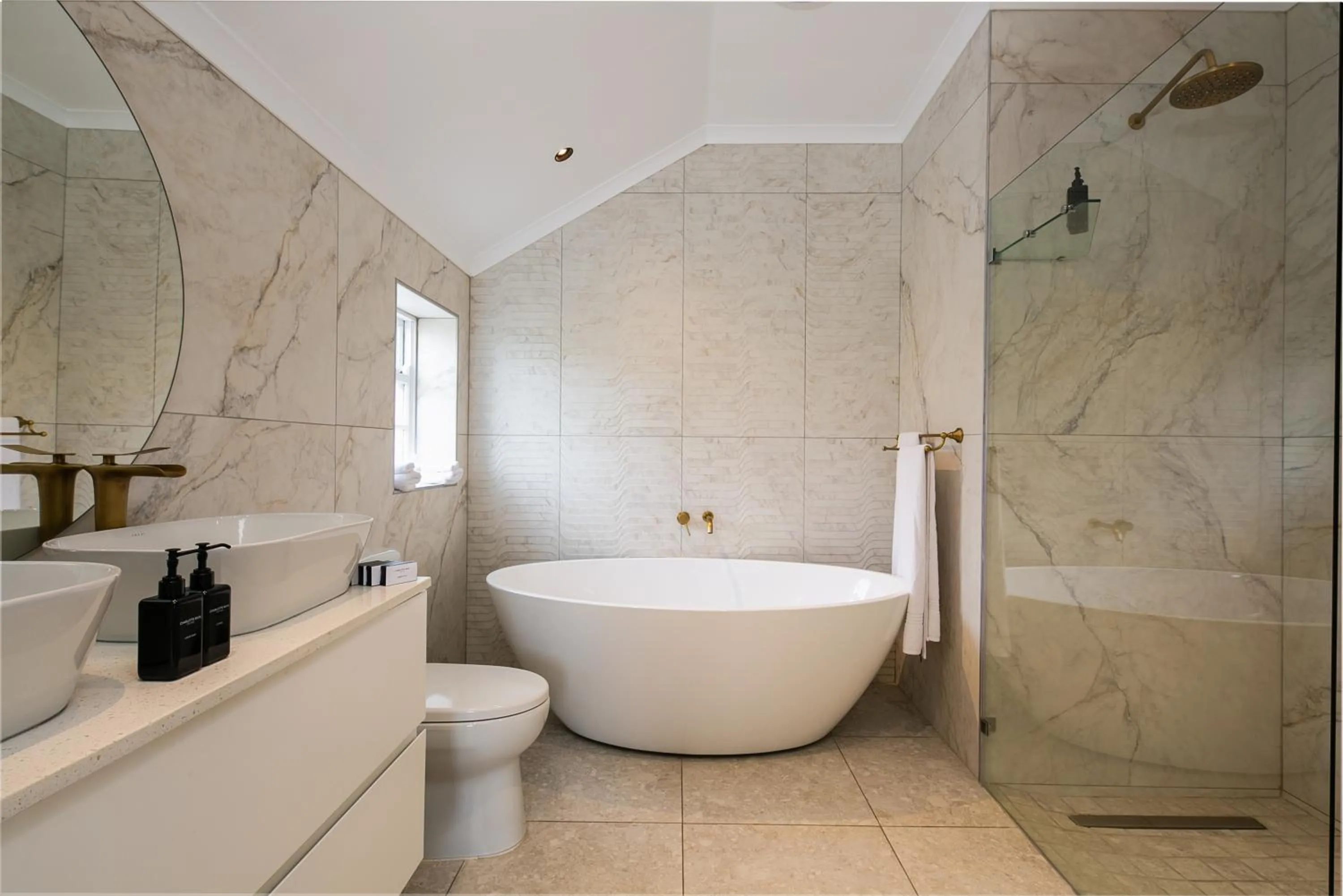 Shower in Abalone Hotel & Villas