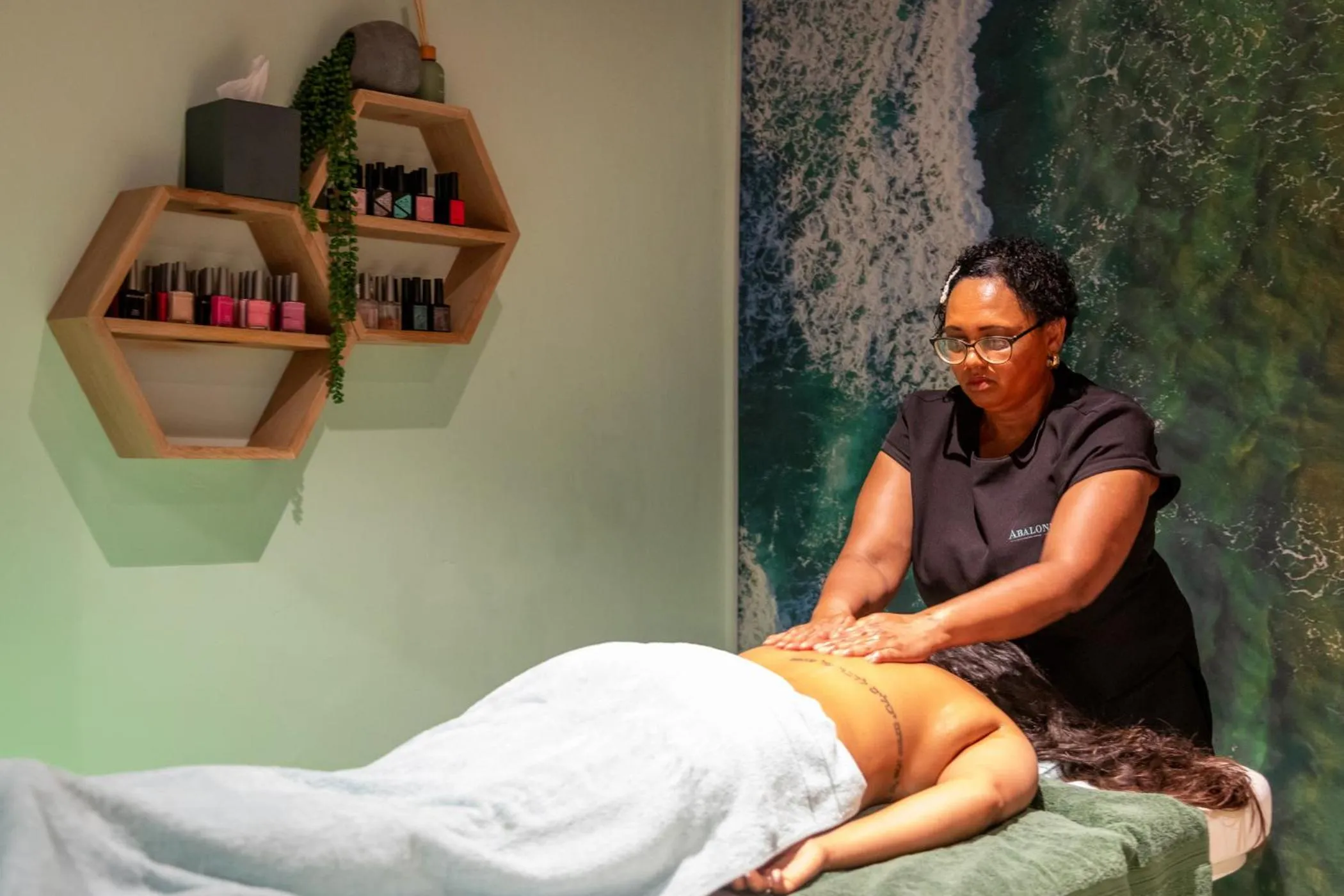 Abalone Hotel & Villas