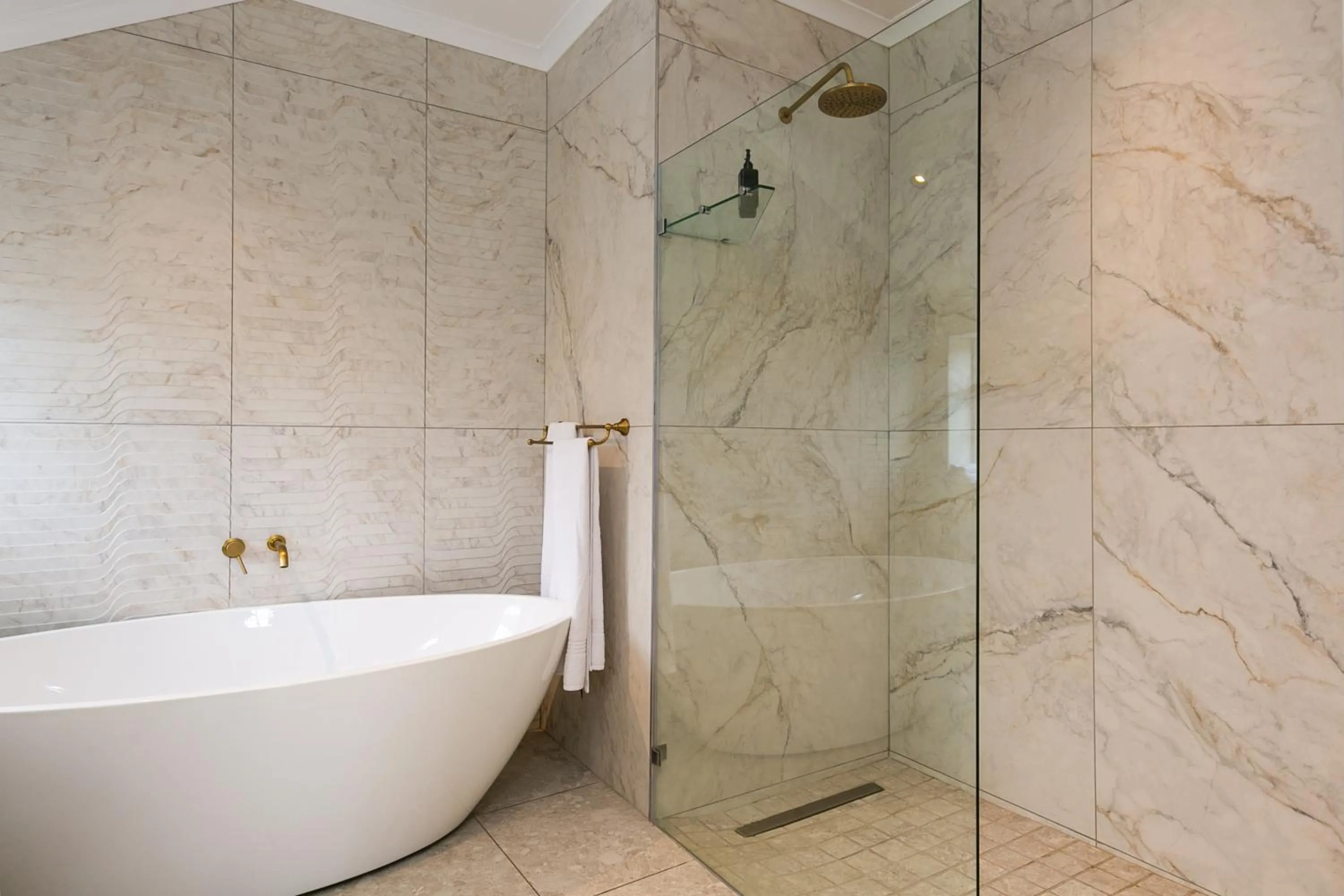 Shower in Abalone Hotel & Villas