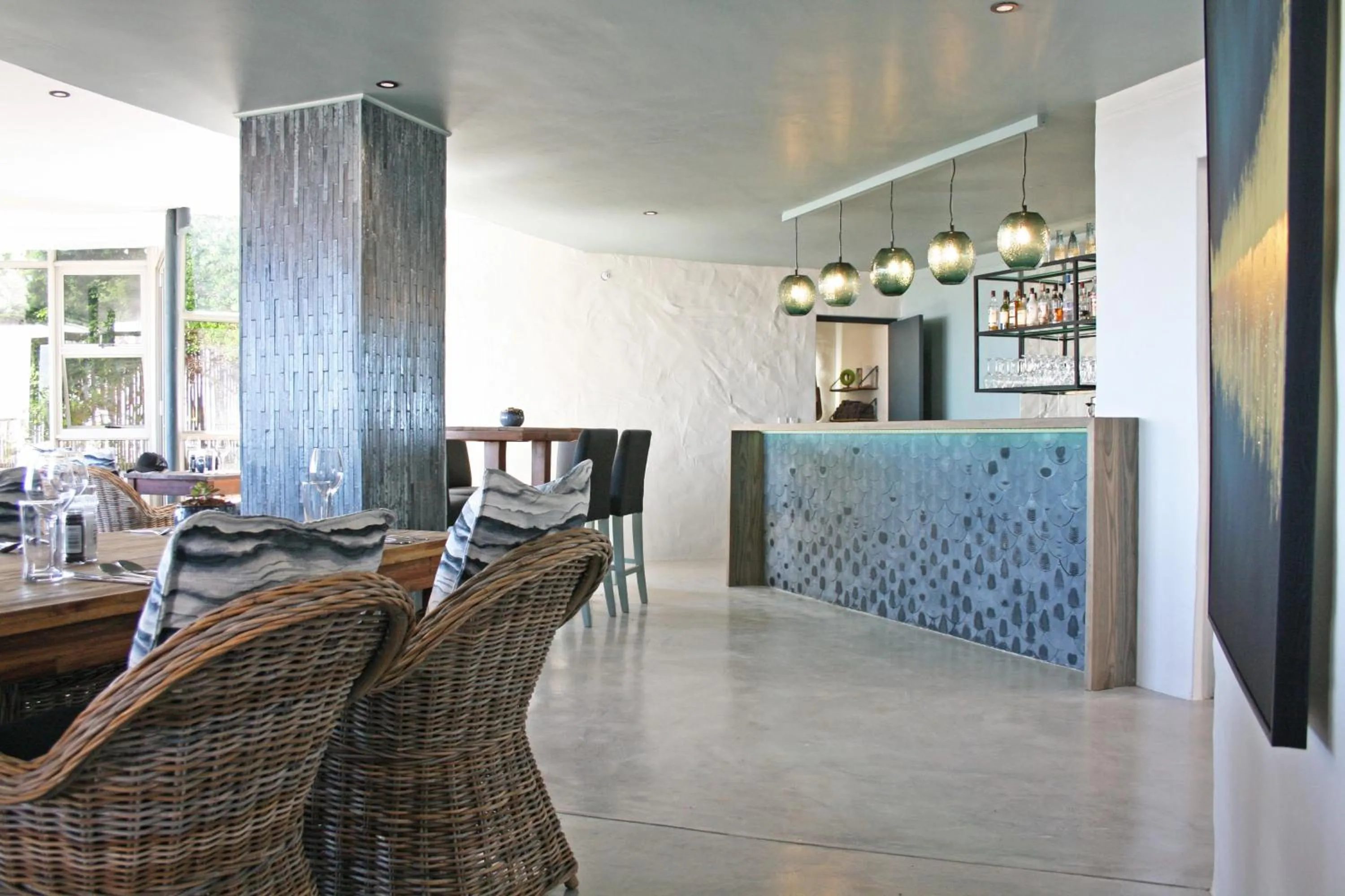 Restaurant/places to eat in Abalone Hotel & Villas