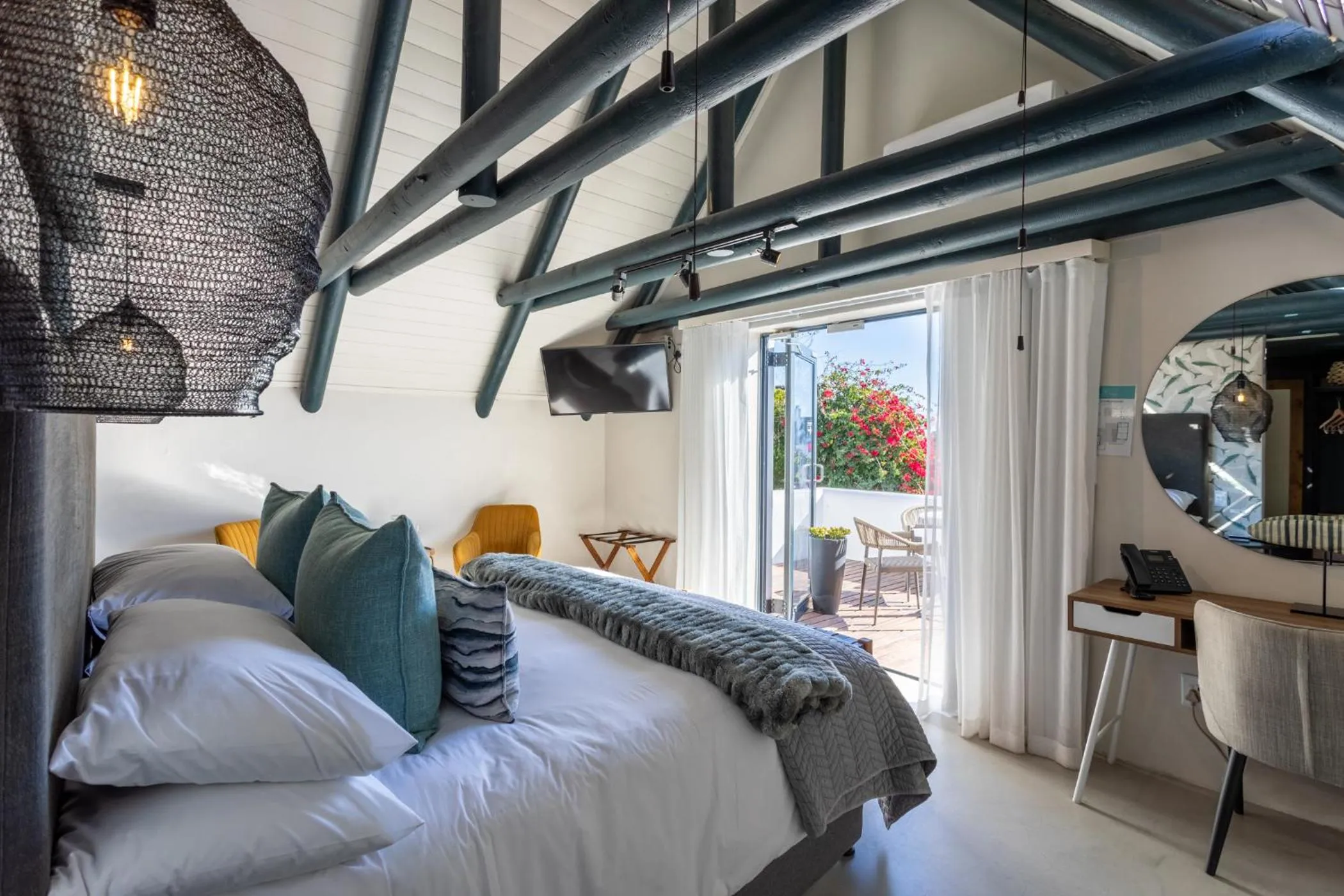 Abalone Hotel & Villas