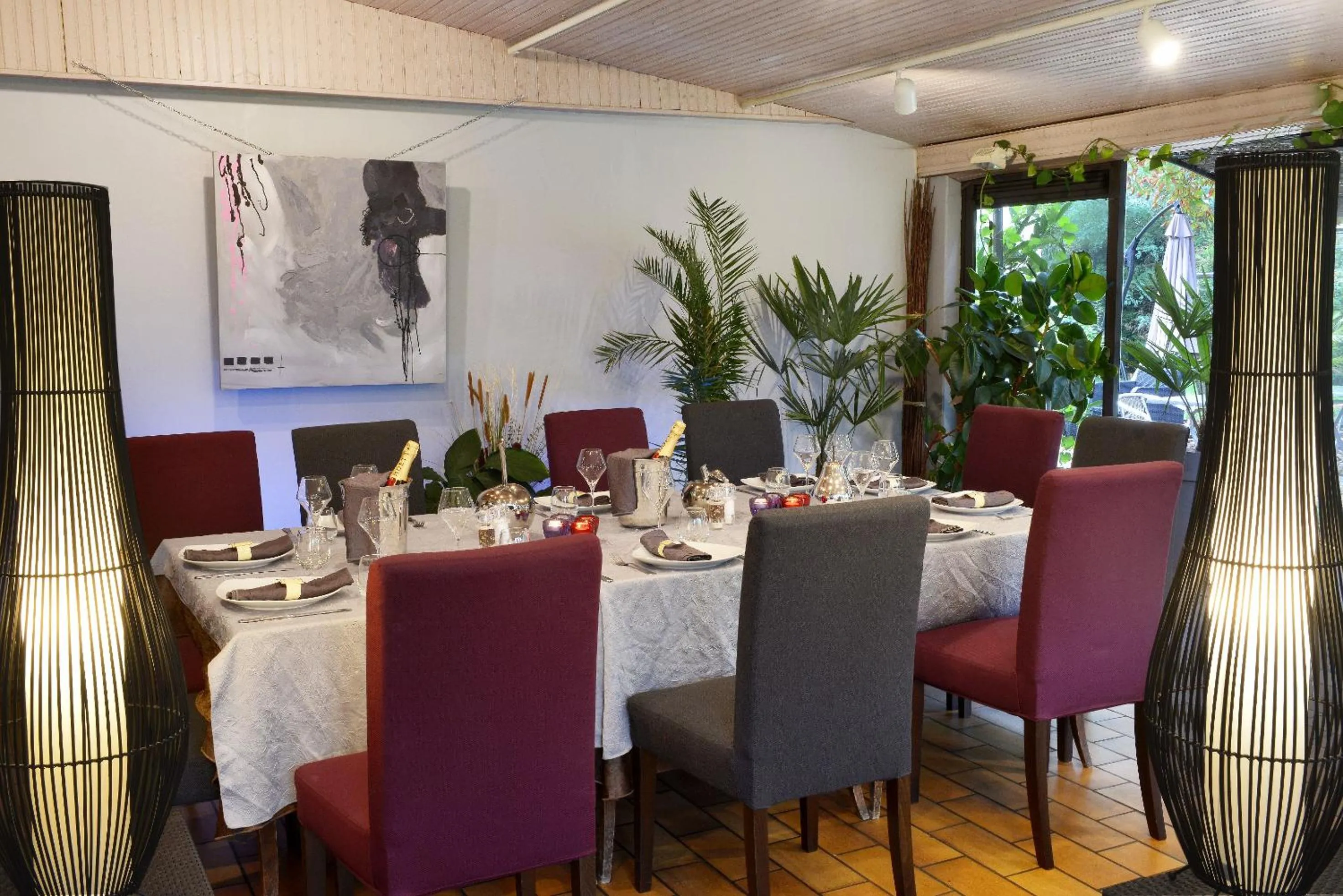 Restaurant/places to eat in Logis Hotel Le Prieure