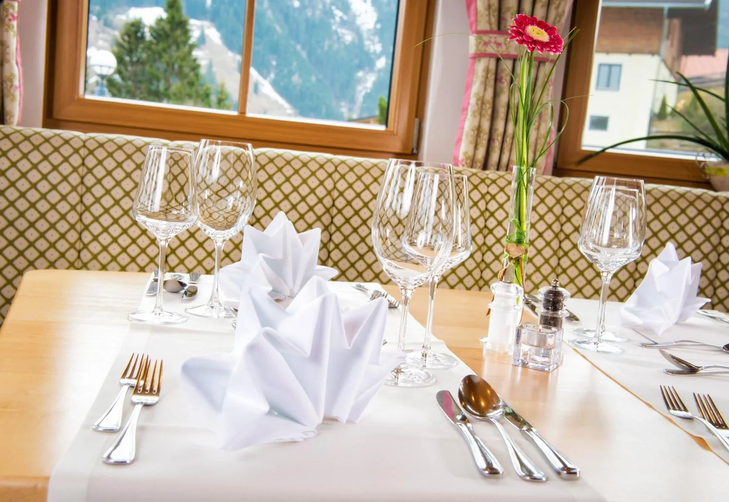 Restaurant/places to eat in Berghotel Alpenklang