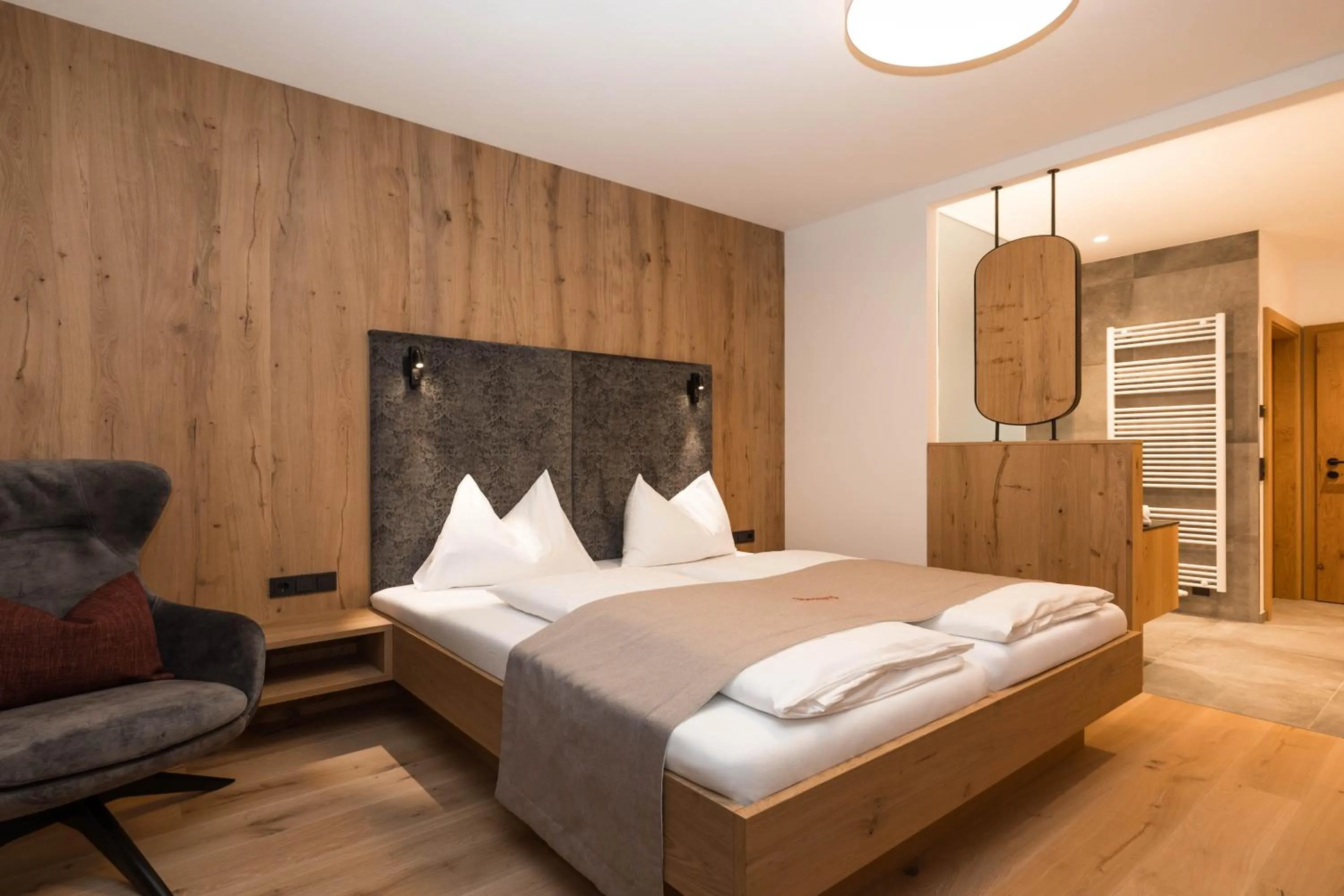 Bed in Berghotel Alpenklang