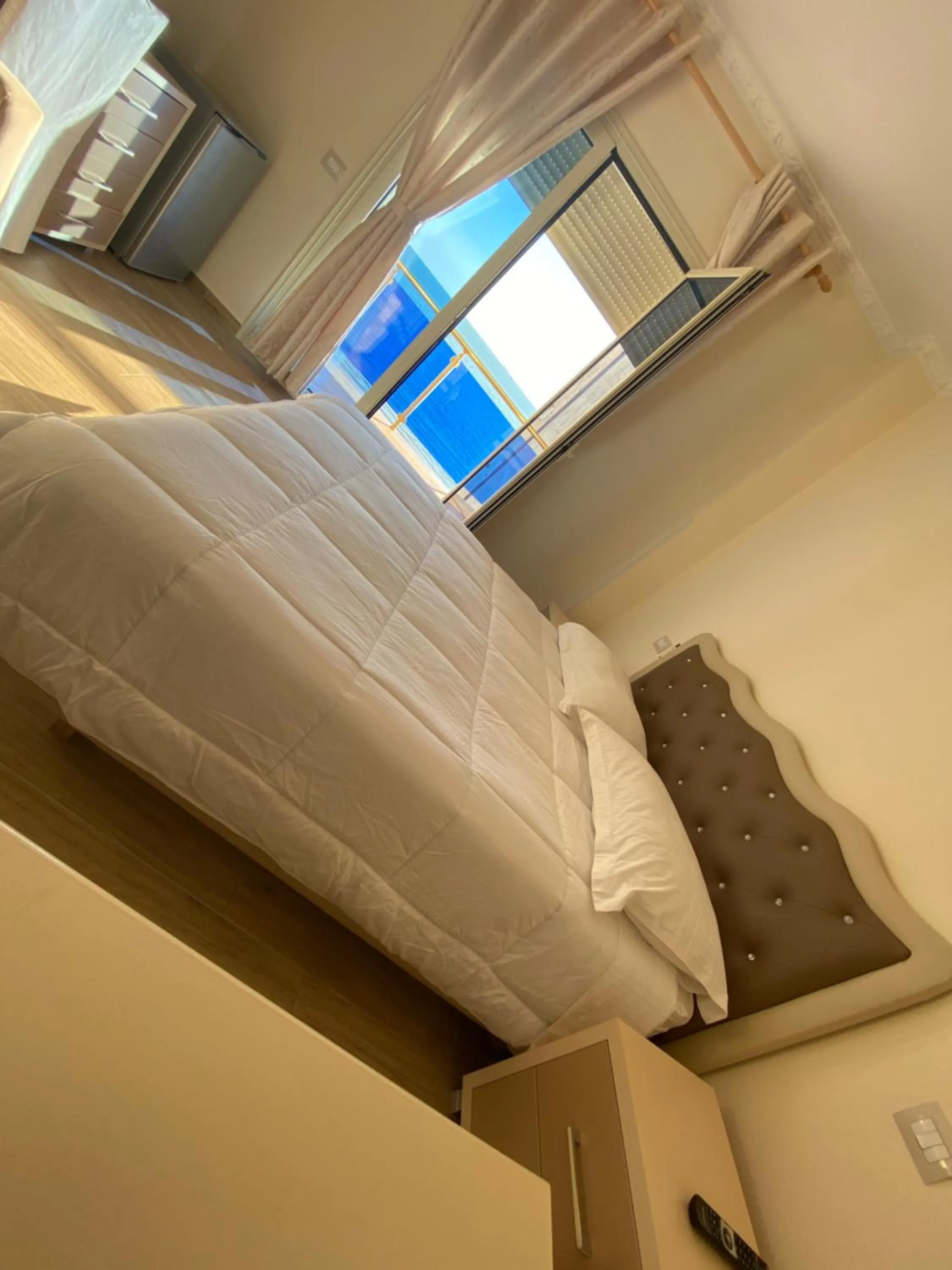 Hotel 3 Vellezerit