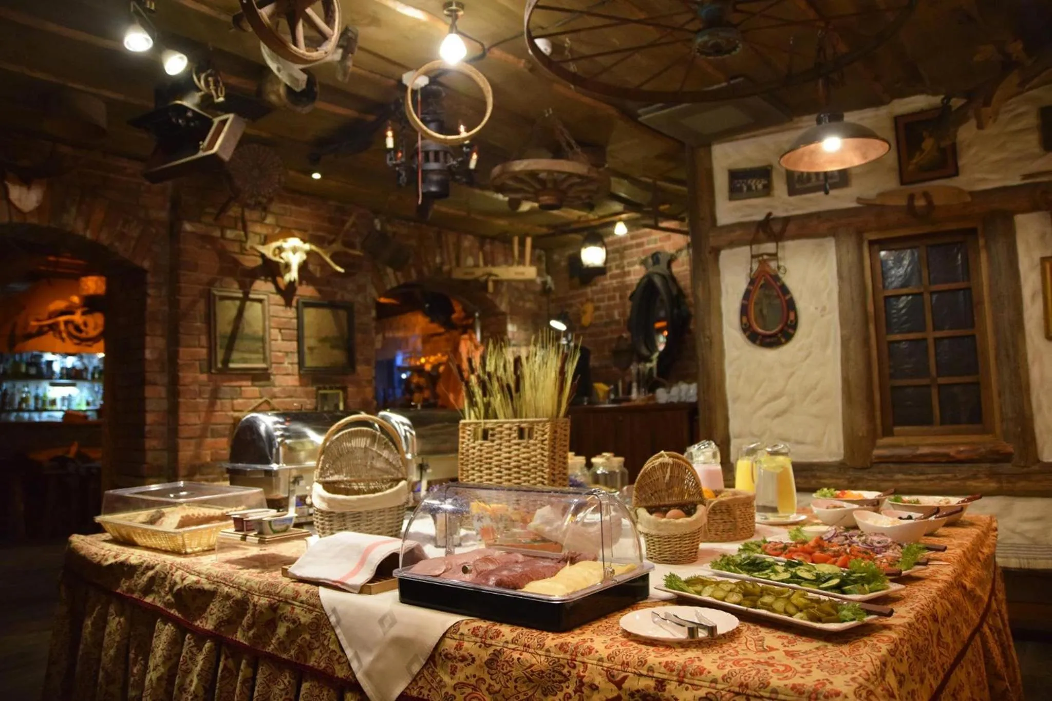 Restaurant/places to eat in Hansa Hotel