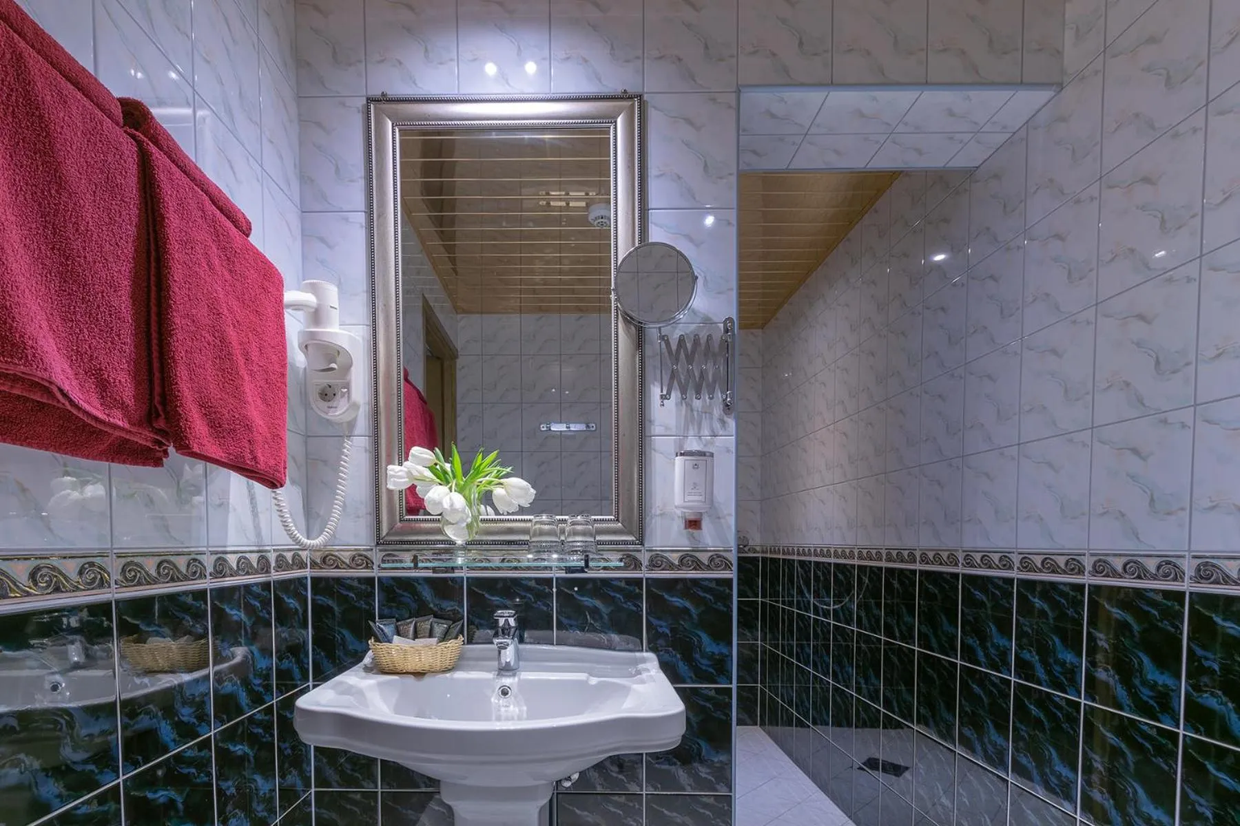 Bathroom in Hansa Hotel