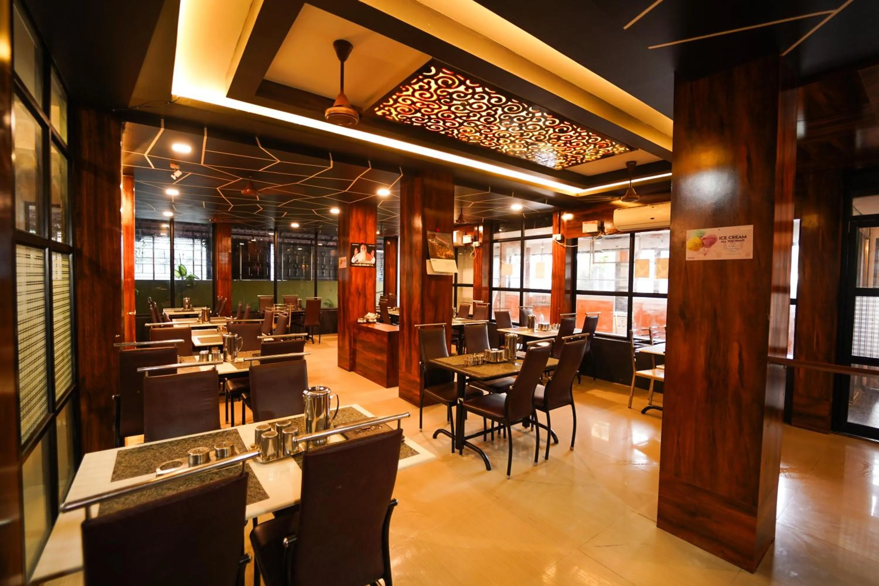 Restaurant/places to eat in HOTEL THIRD EYE by RAMANA TOWERS