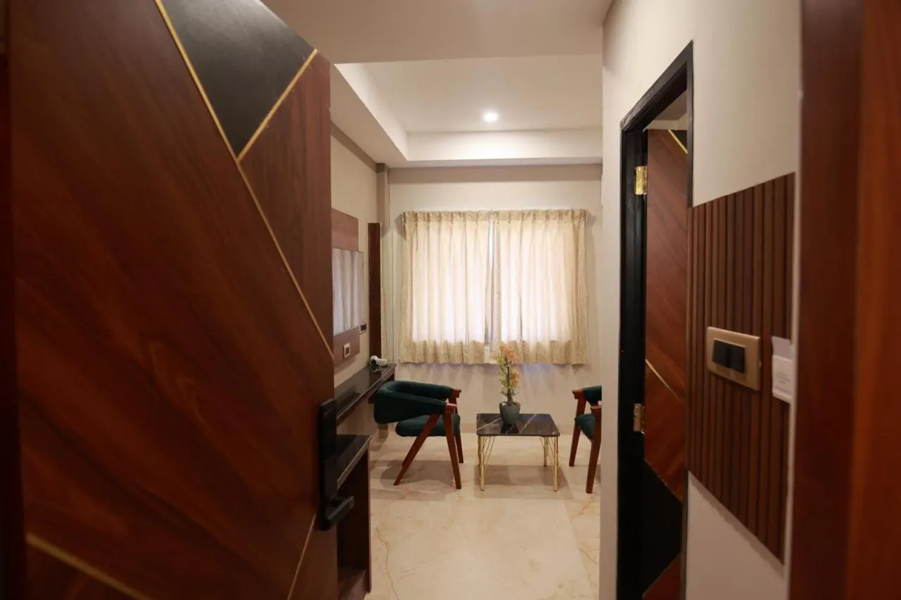 HOTEL THIRD EYE by RAMANA TOWERS