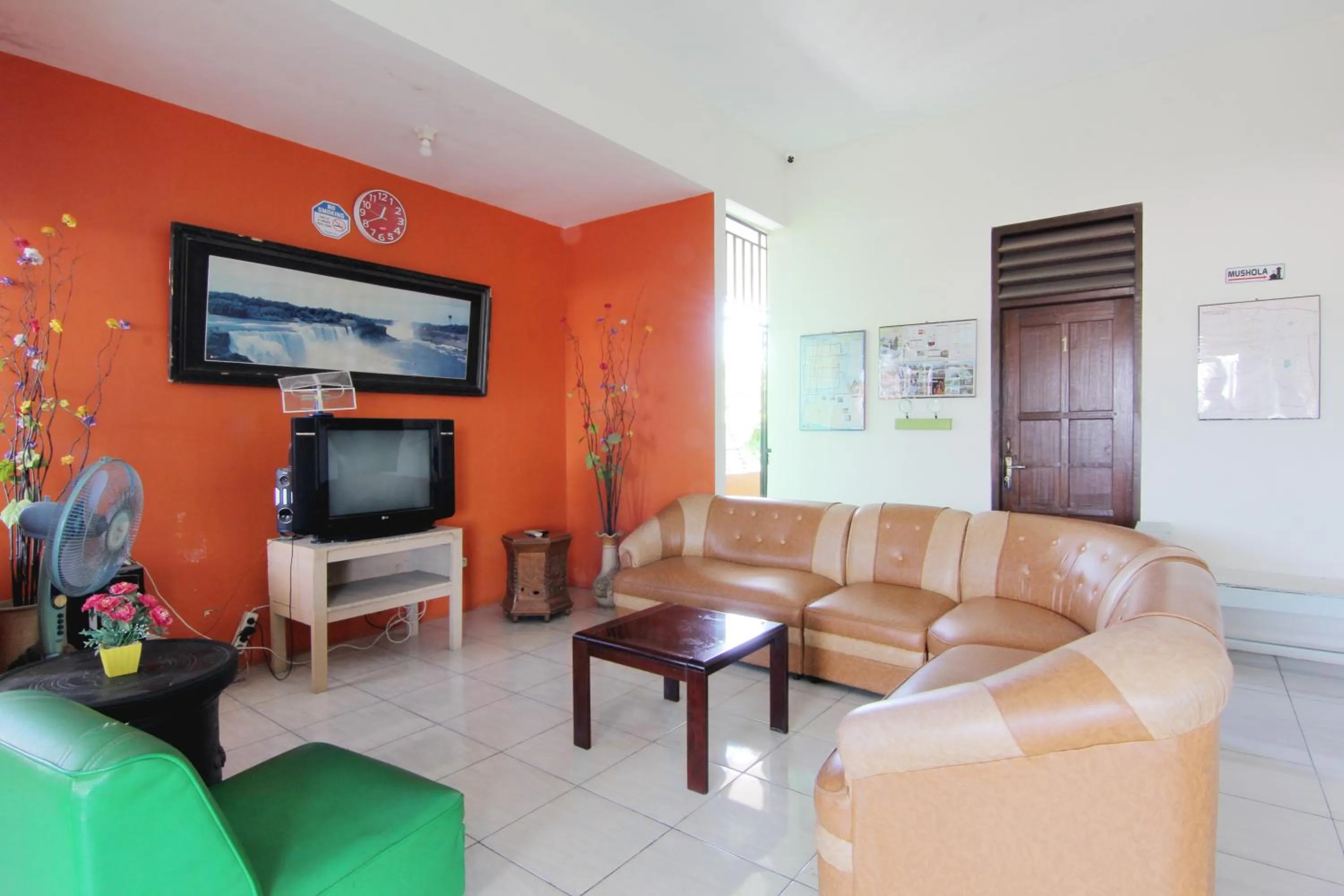 Living room in Tiga Dua Homestay