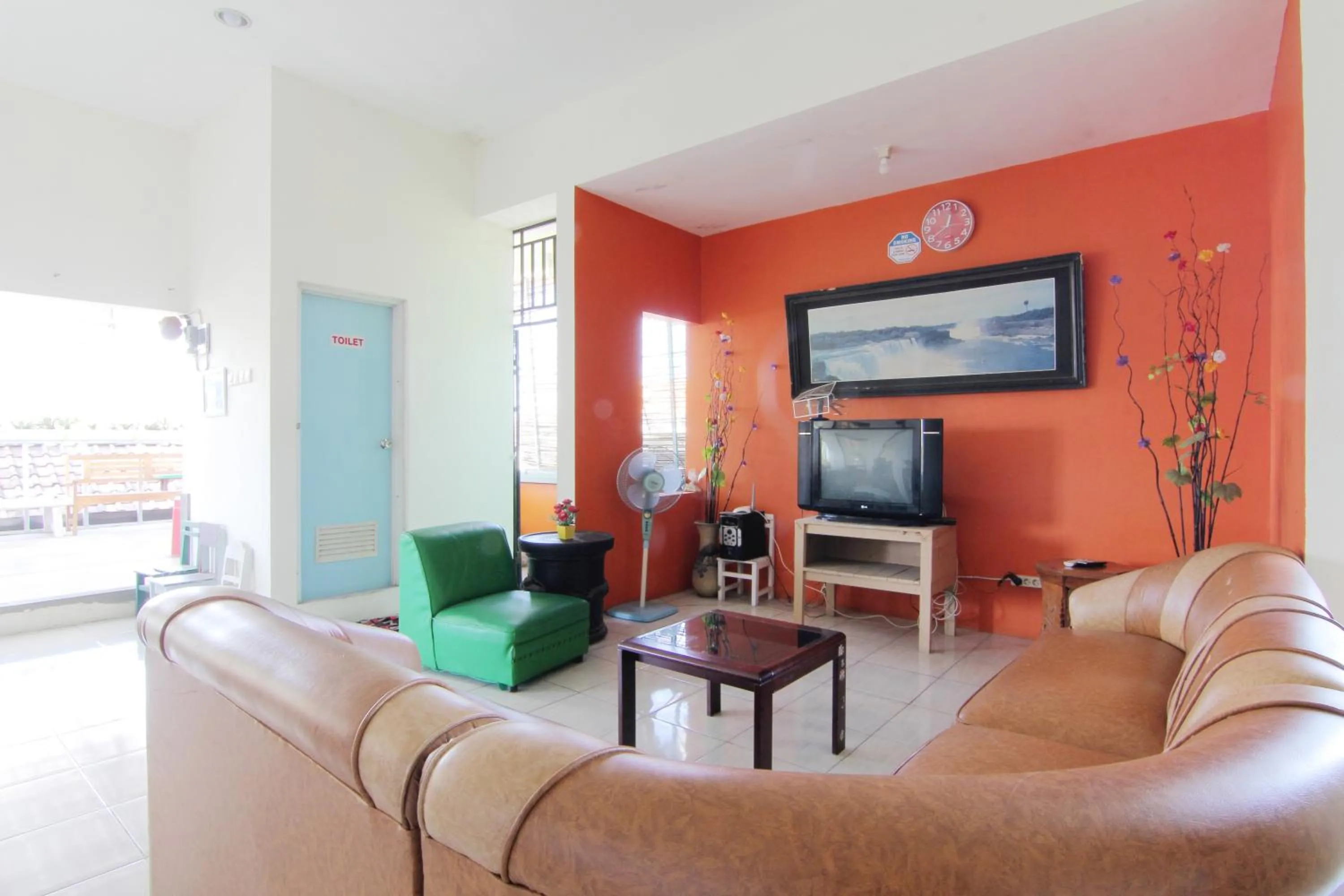 Living room in Tiga Dua Homestay