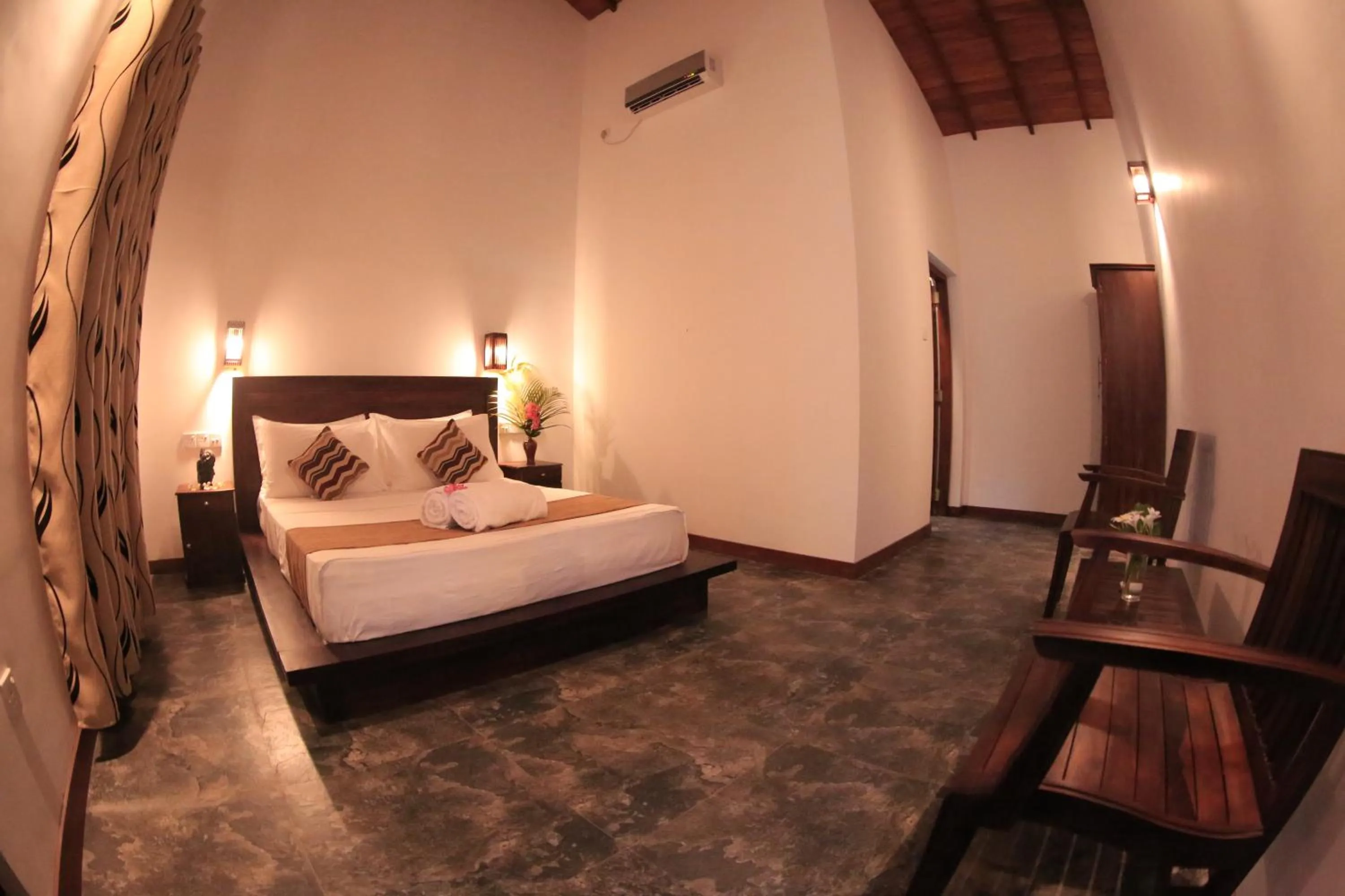 Bed in Villa Hiriketiya