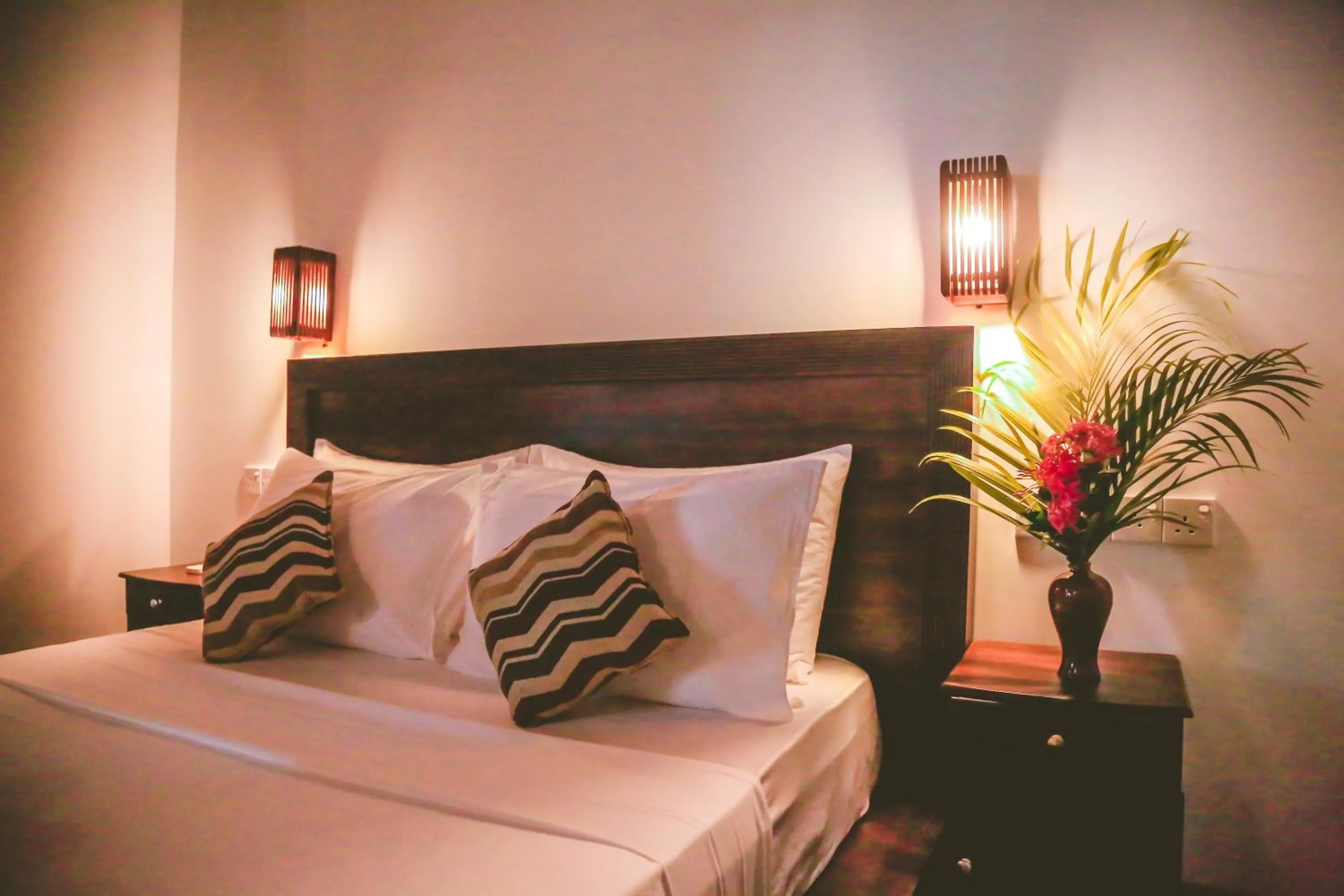 Bedroom, Bed in Villa Hiriketiya