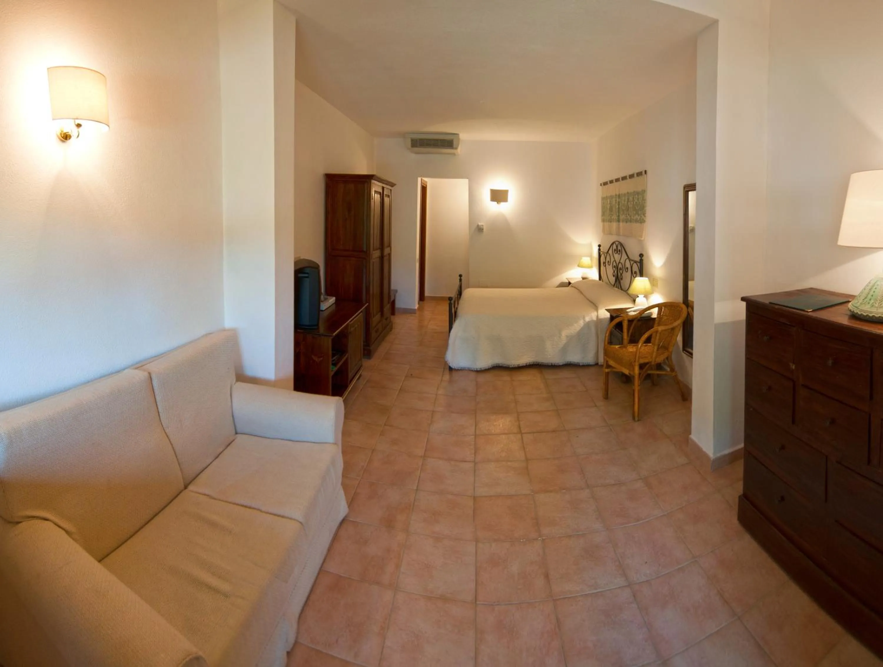 Photo of the whole room, Bed in Hotel Spartivento
