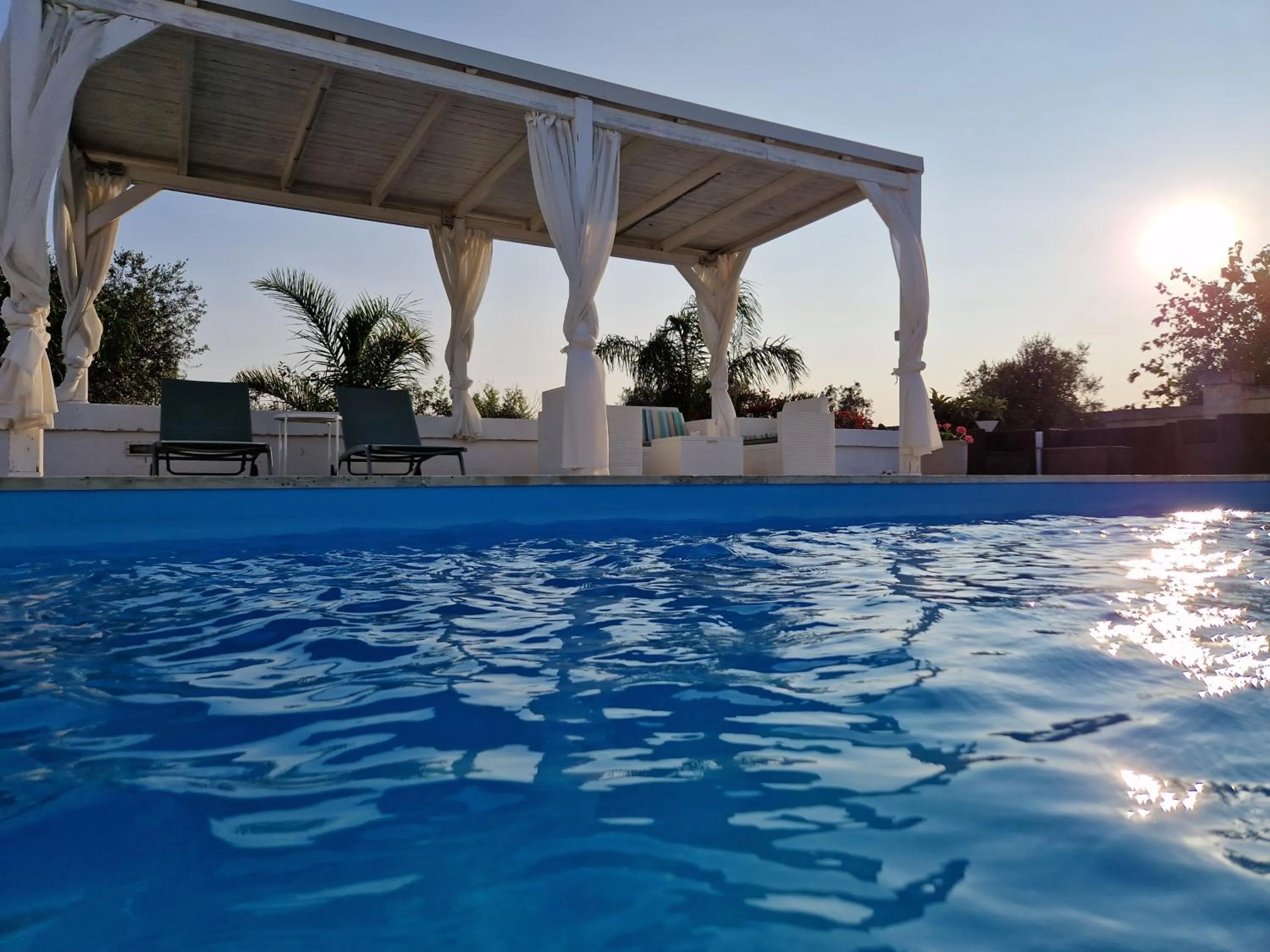 Swimming pool in La Dimora dei Conti