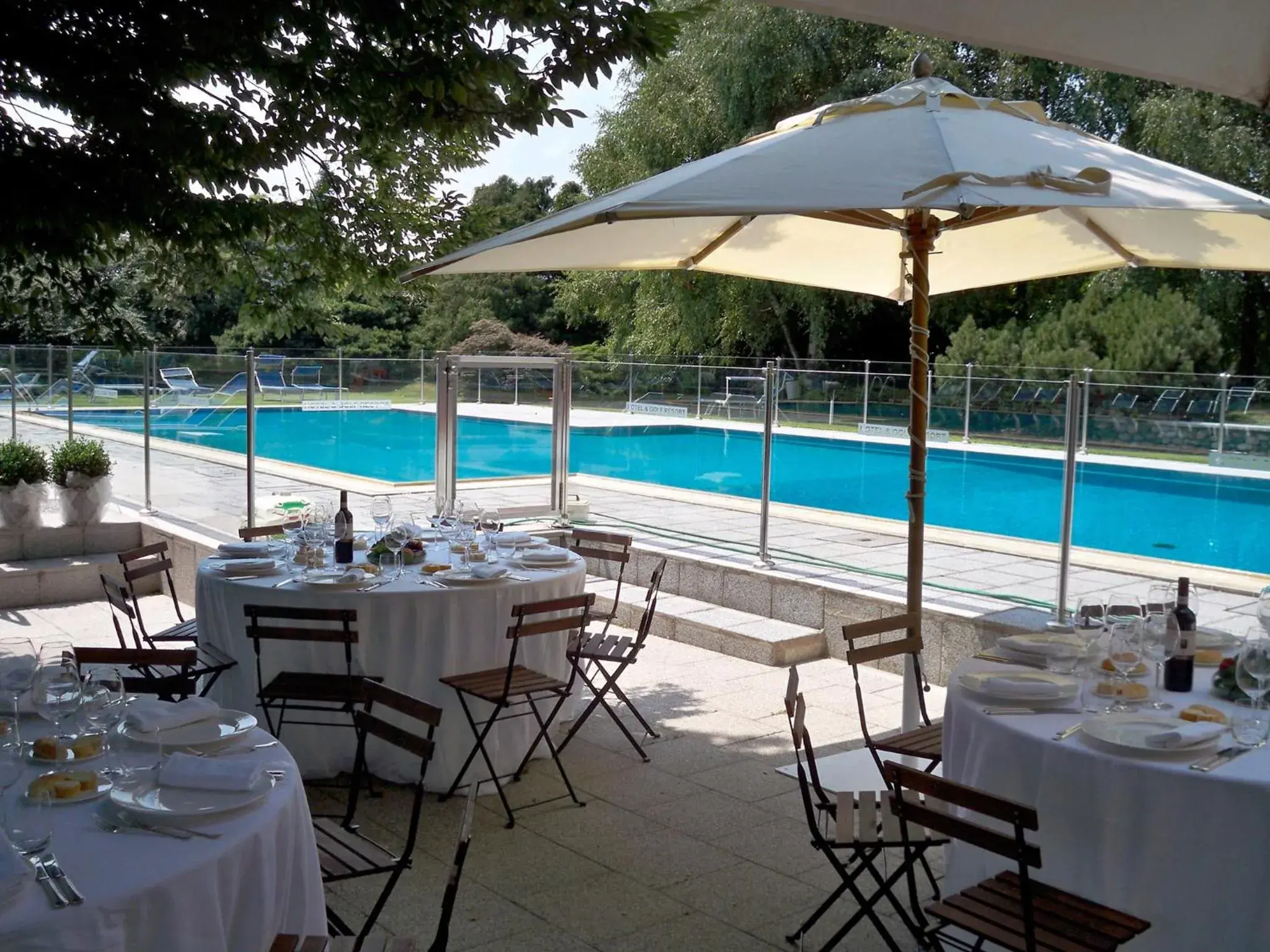 Restaurant/places to eat in Golf Hotel Restaurant/places to eat in Golf Hotel