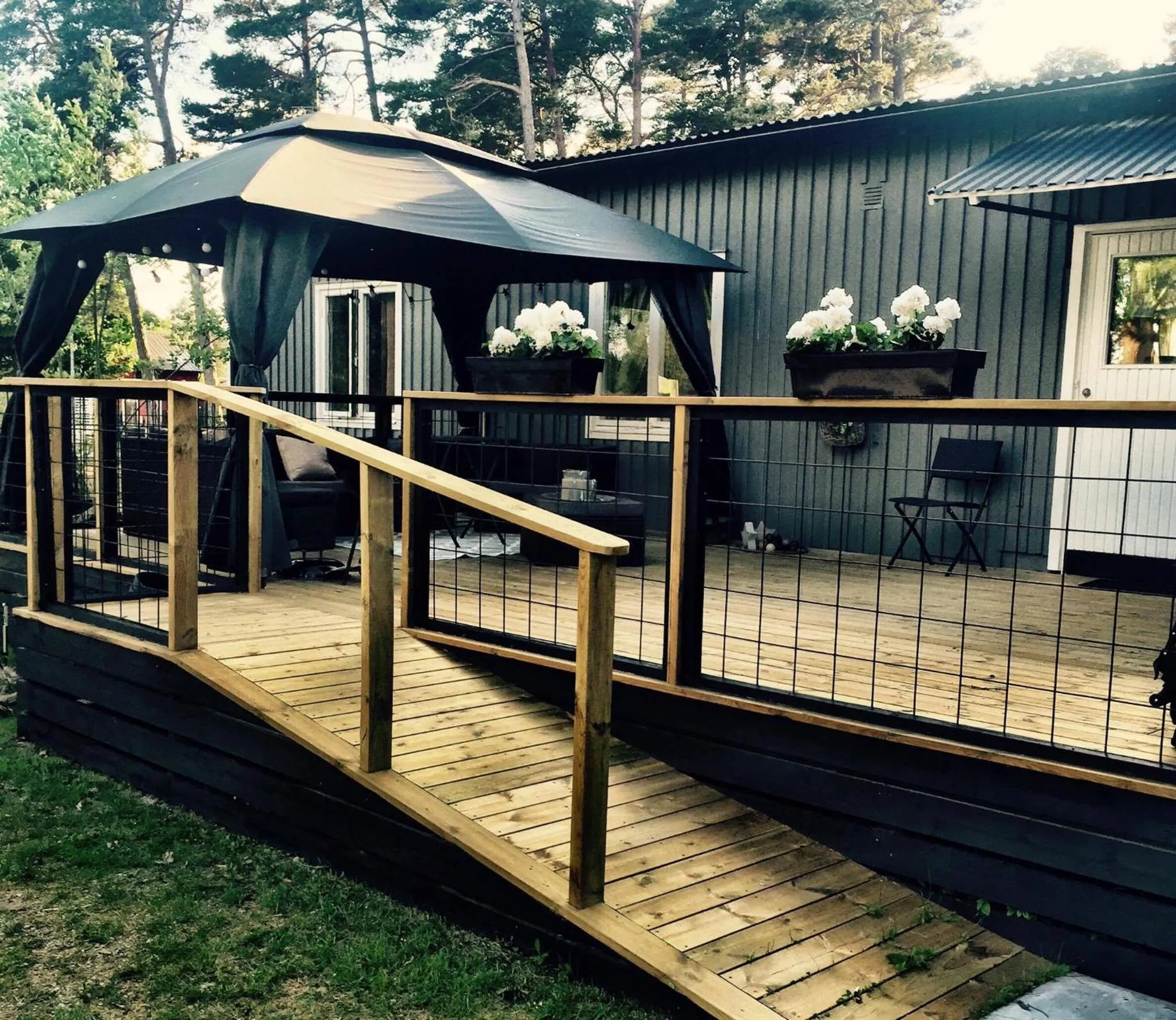 Balcony/Terrace in STF Hostel Lärbro/Grannen