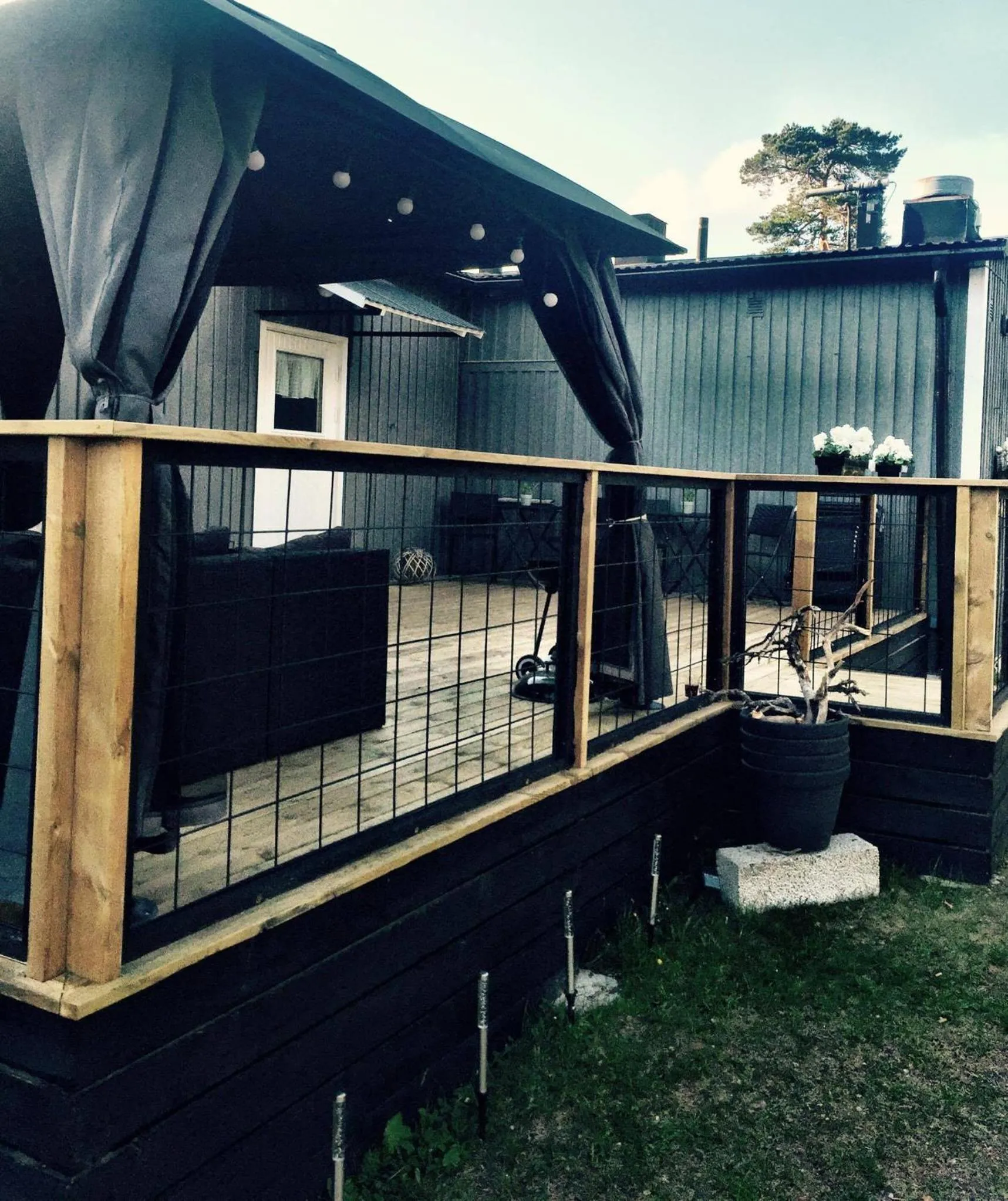 Balcony/Terrace in STF Hostel Lärbro/Grannen