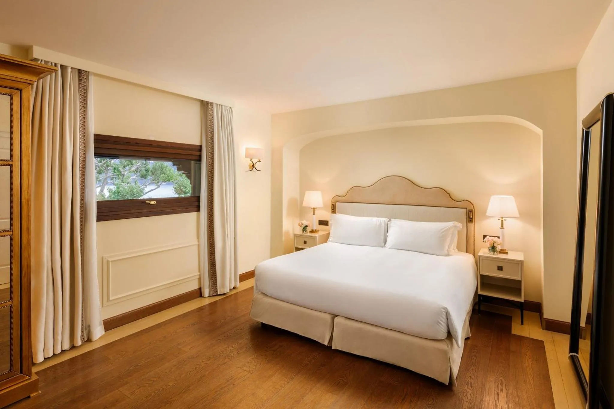 Bedroom, Bed in Mandarin Oriental, Lago di Como