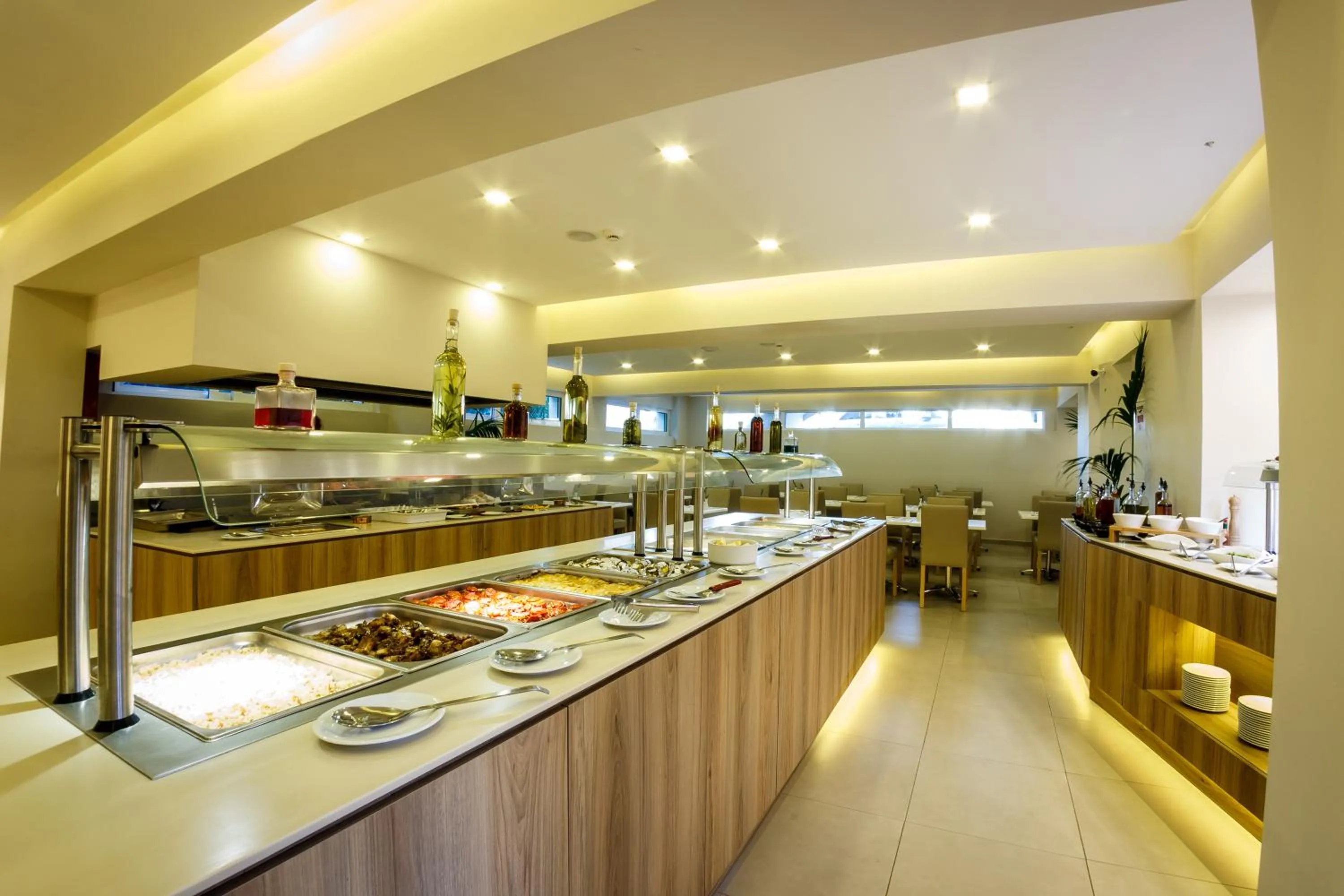 Restaurant/places to eat in Porto Planos Beach Hotel