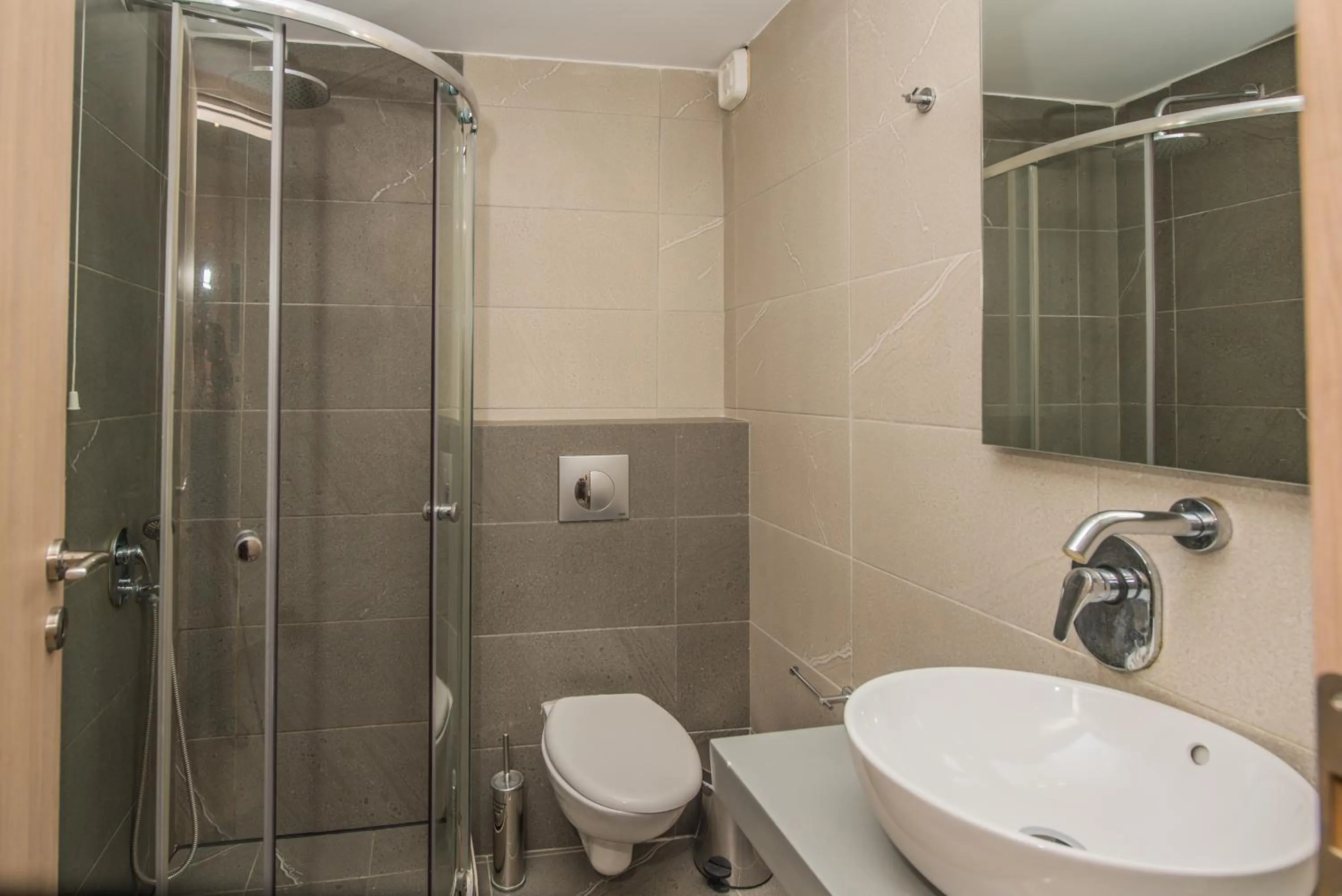 Shower in Porto Planos Beach Hotel