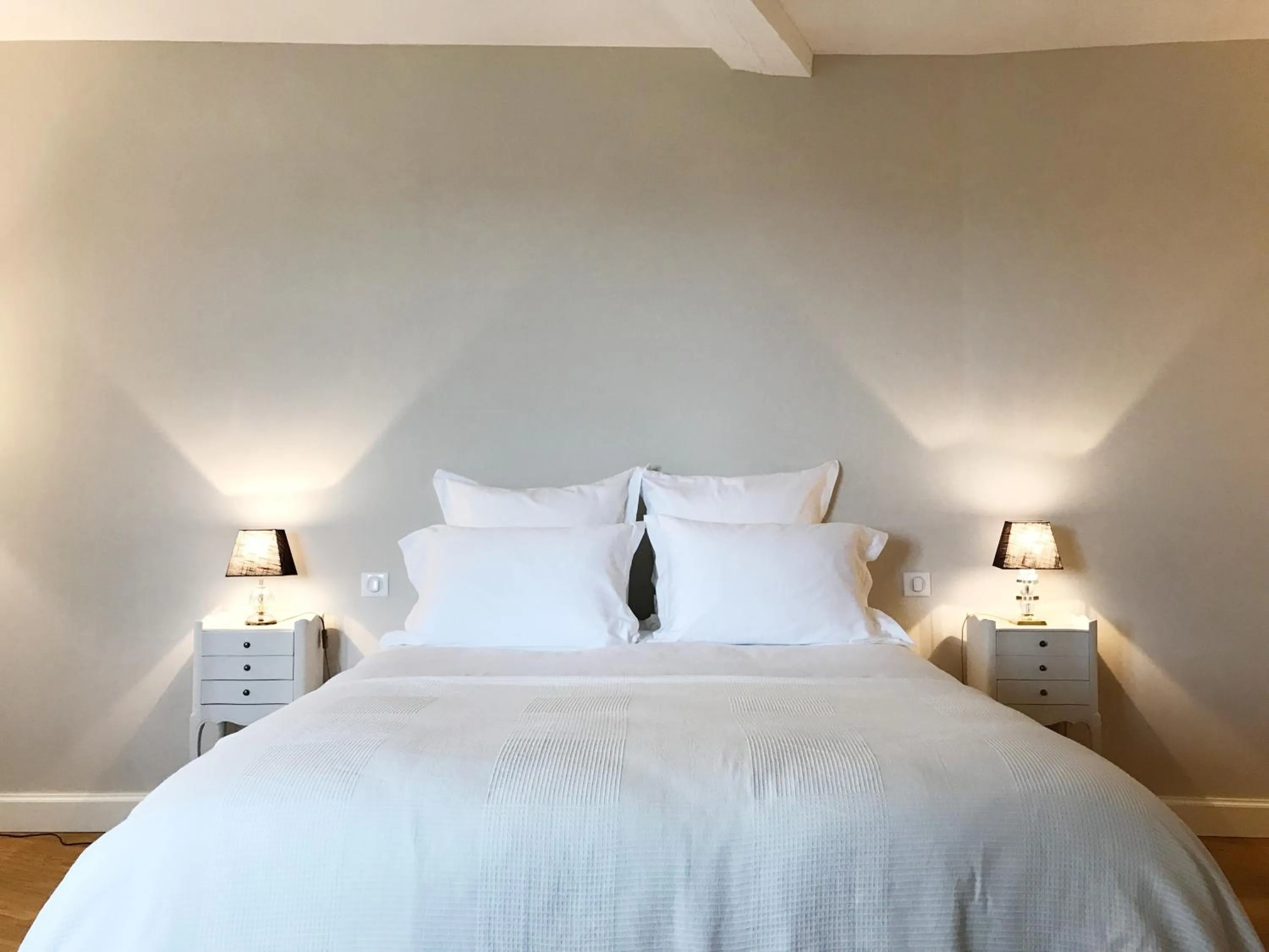 Decorative detail, Bed in Chambres d'hôtes Vers la Croix