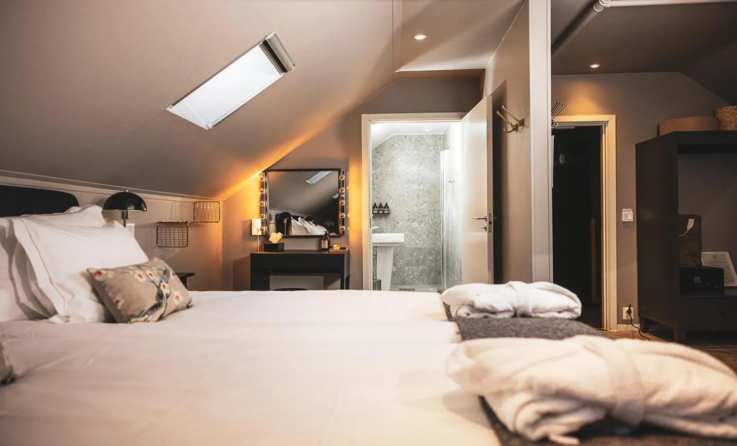 Bed in Hotell Borgholm