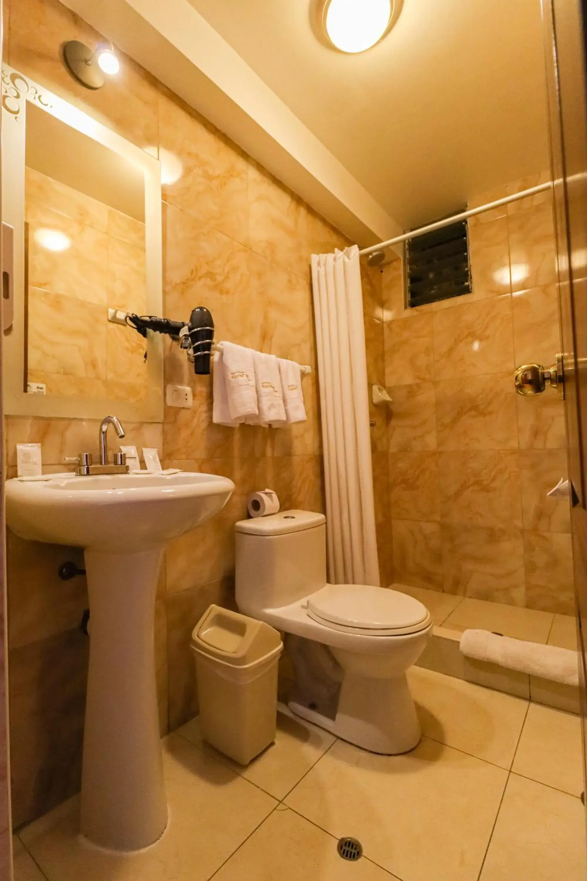 Twin Room with City View in Hotel Kapac Inn-San Blas Twin Room with City View in Hotel Kapac Inn-San Blas