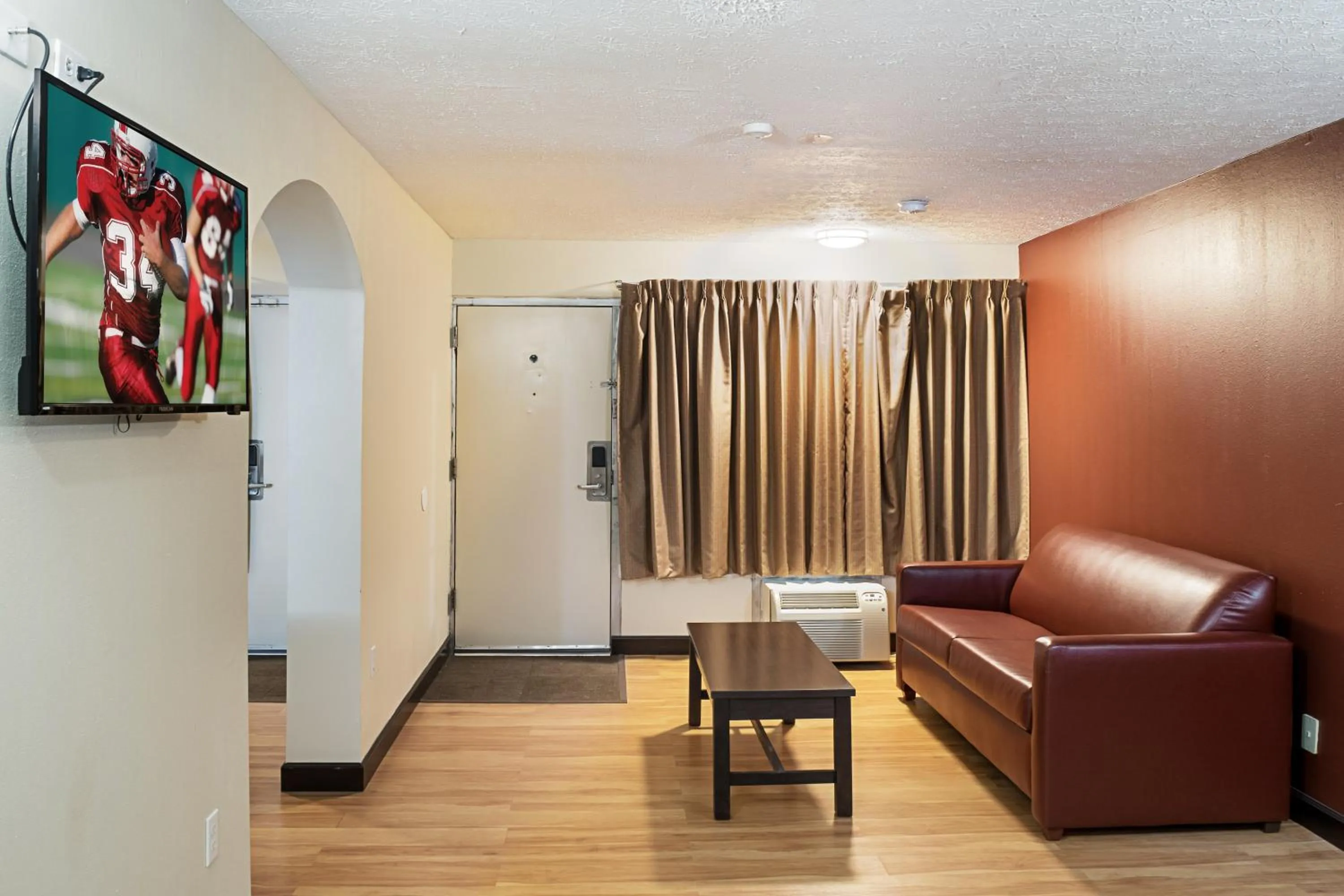 Bedroom in Red Roof Inn Indianapolis East