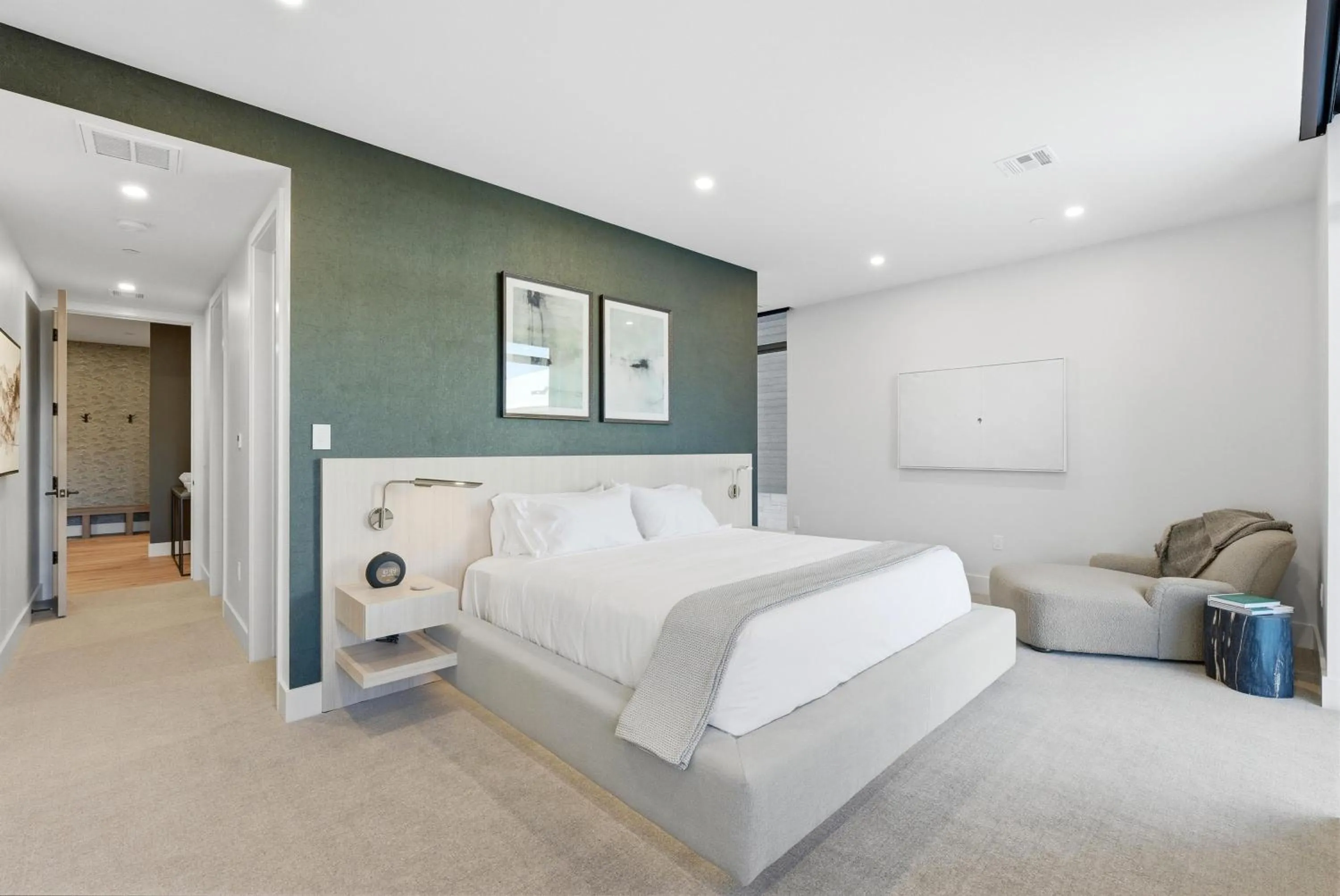 Photo of the whole room, Bed in Hyatt Centric Park City