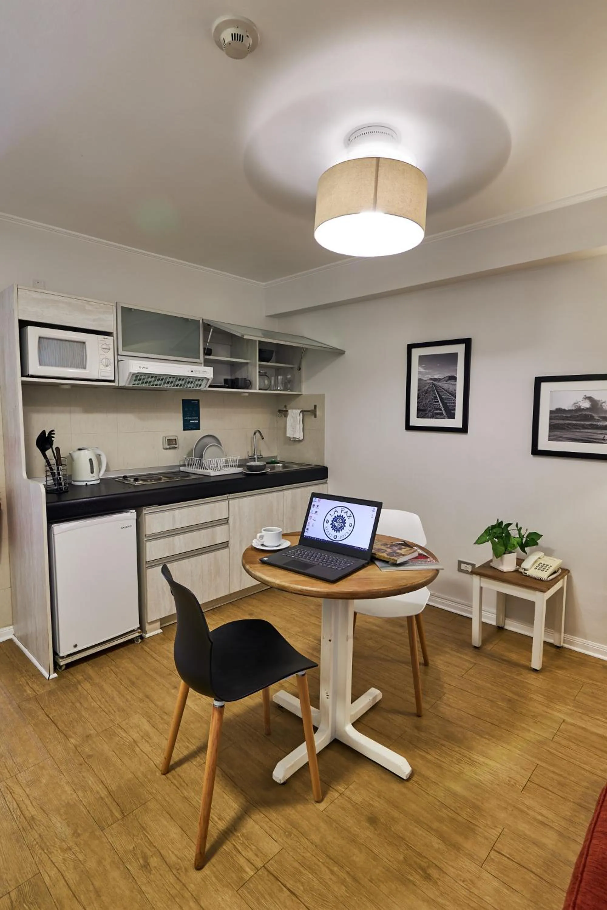 Kitchen or kitchenette in La Paz Apart Hotel