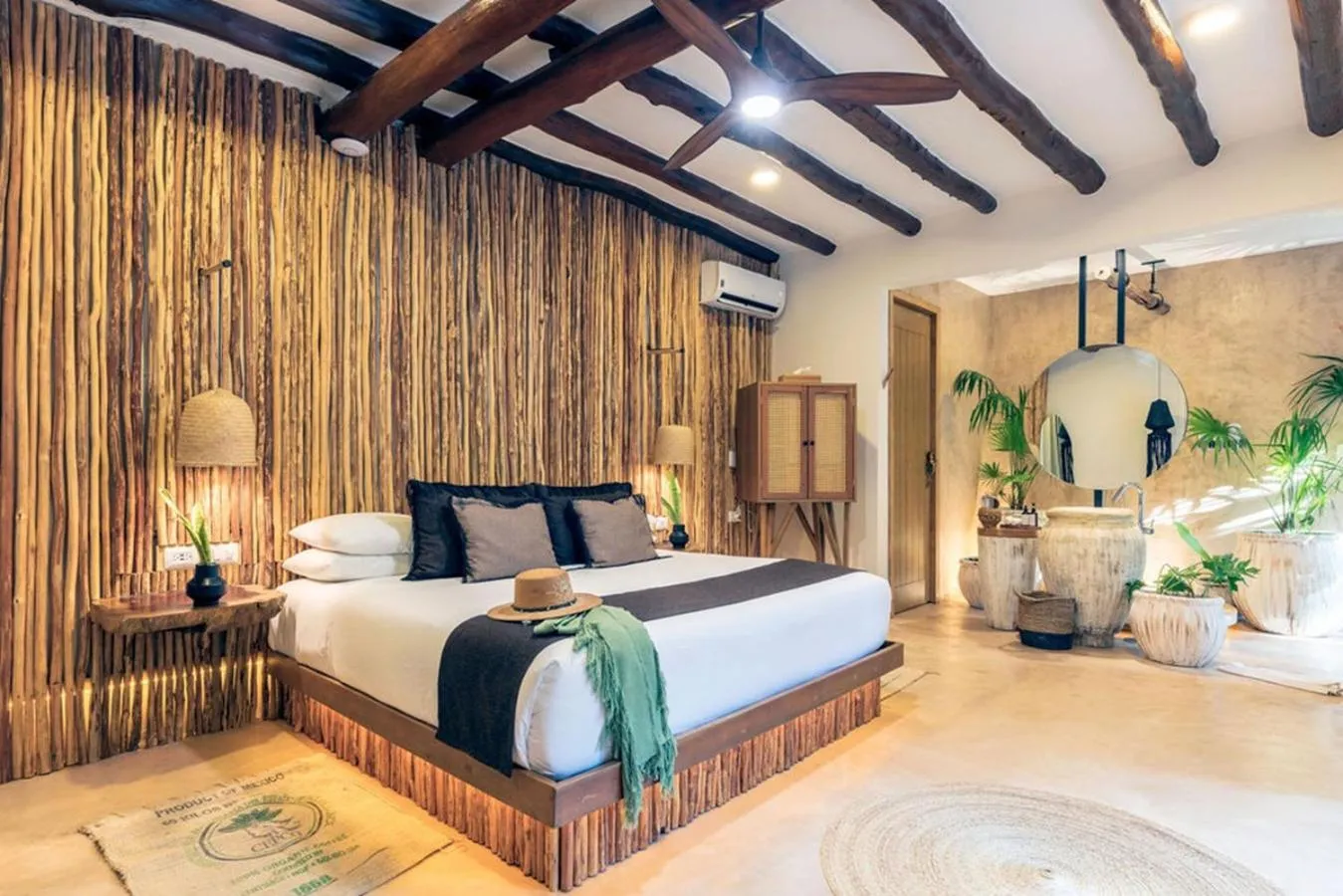 Bed in Hotel Villas Flamingos