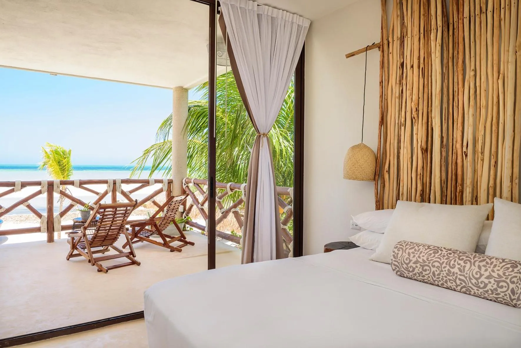 Bed in Hotel Villas Flamingos