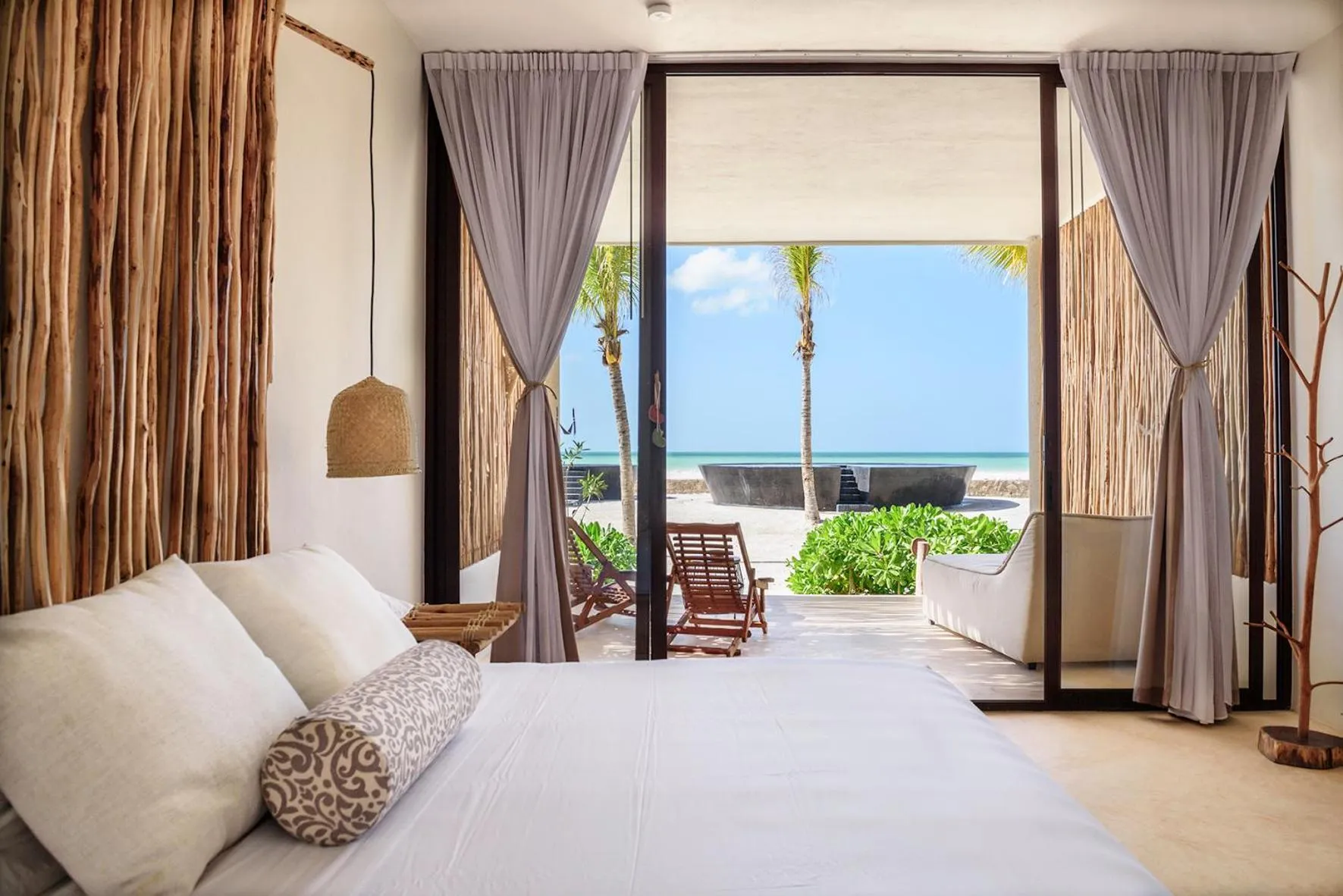 Balcony/Terrace, Bed in Hotel Villas Flamingos