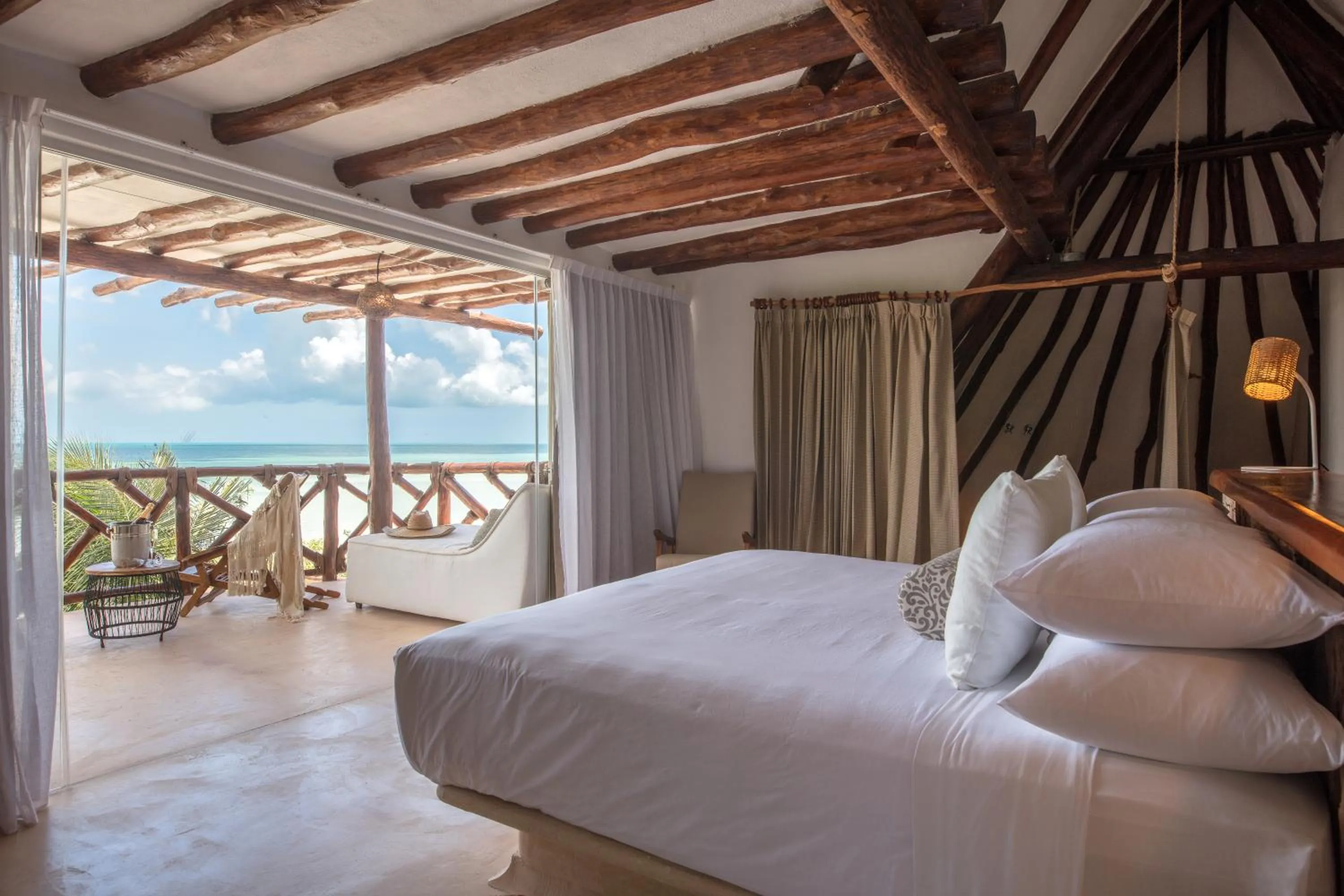 Balcony/Terrace, Bed in Hotel Villas Flamingos