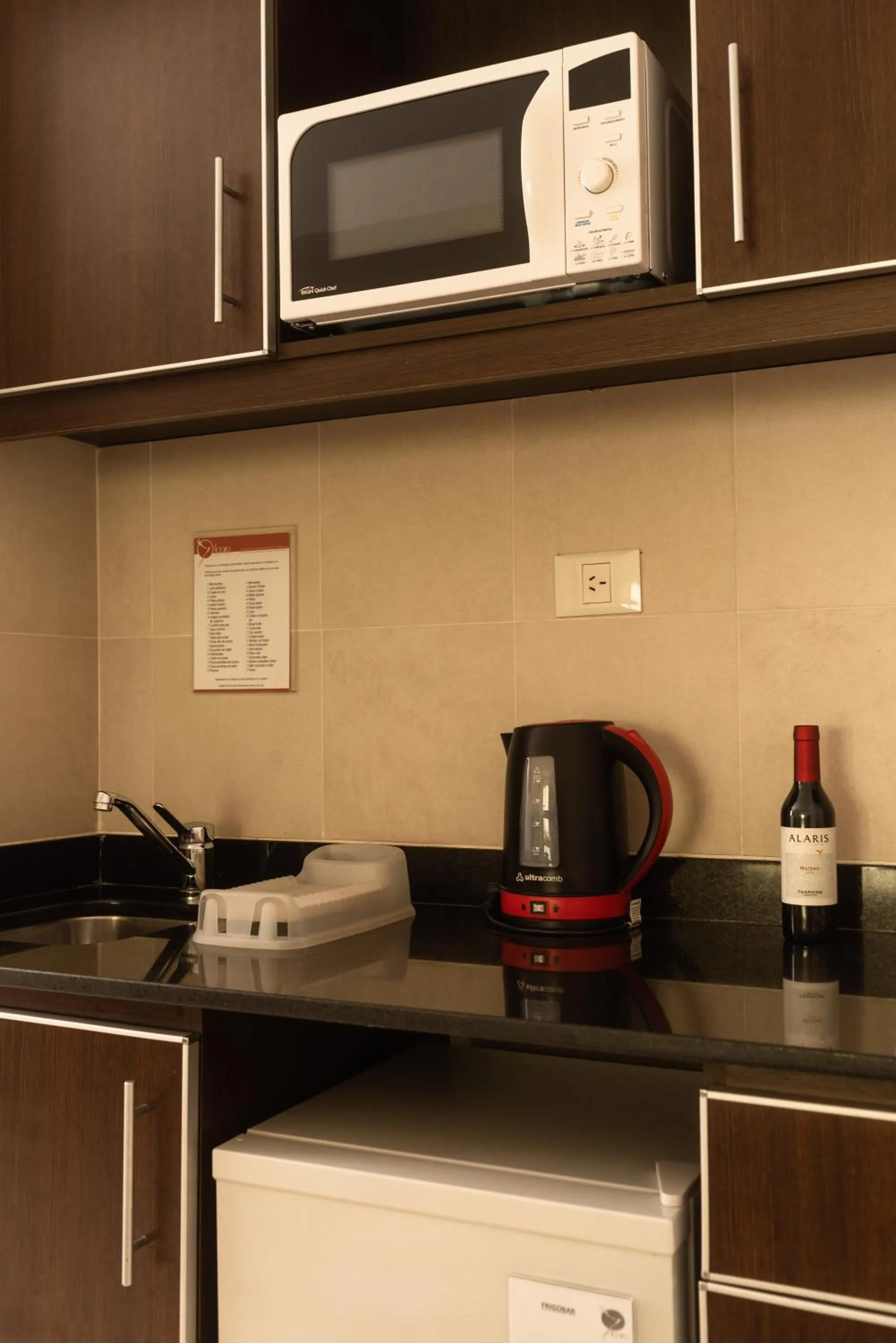 Dining area in Icaro Suites