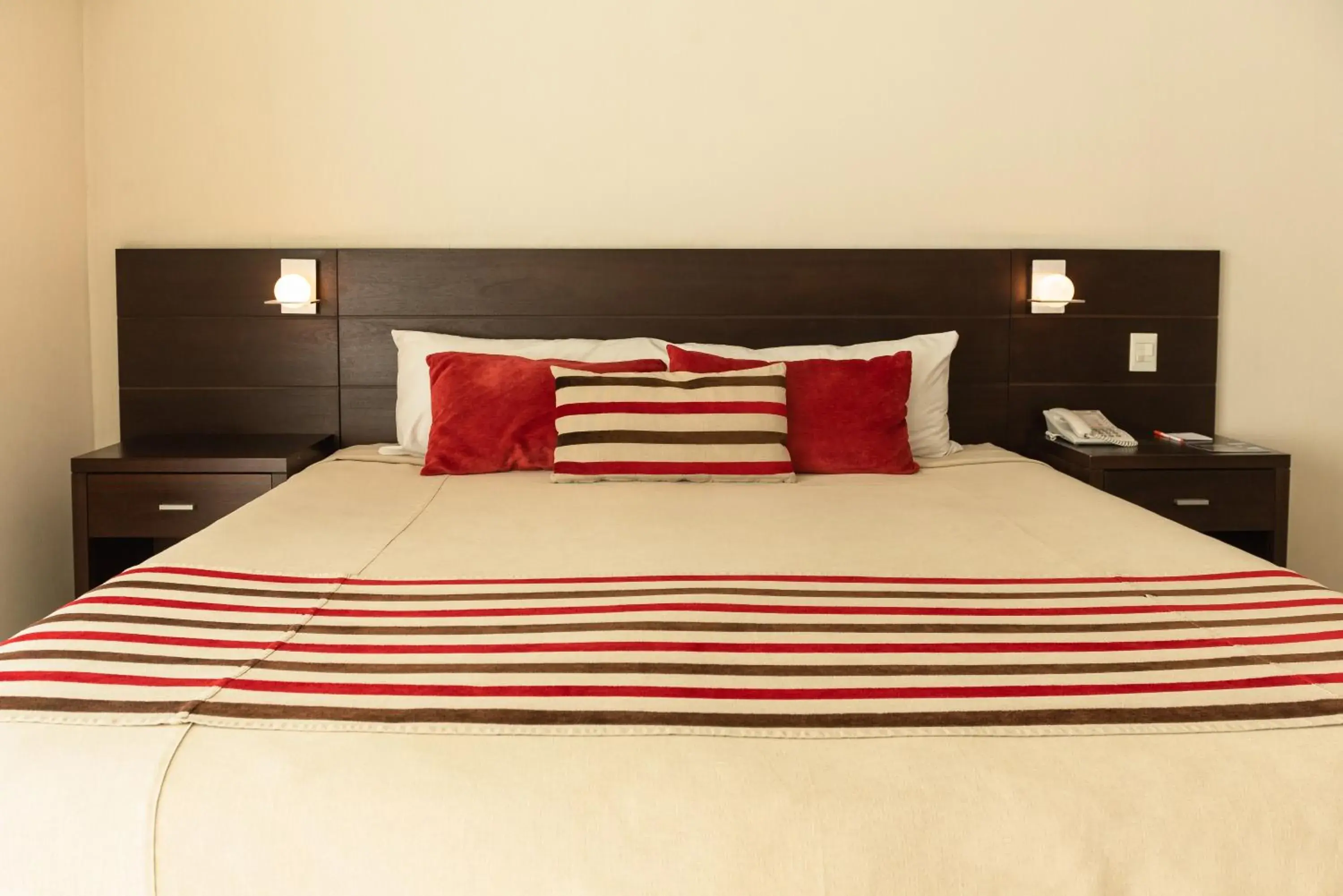 Bed in Icaro Suites Bed in Icaro Suites