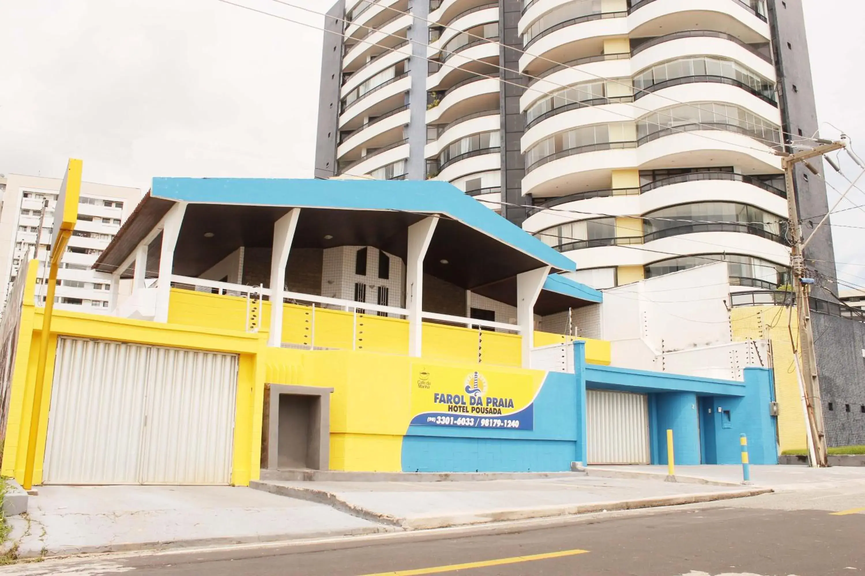 Facade/entrance in Hotel Pousada Farol da Praia Facade/entrance in Hotel Pousada Farol da Praia