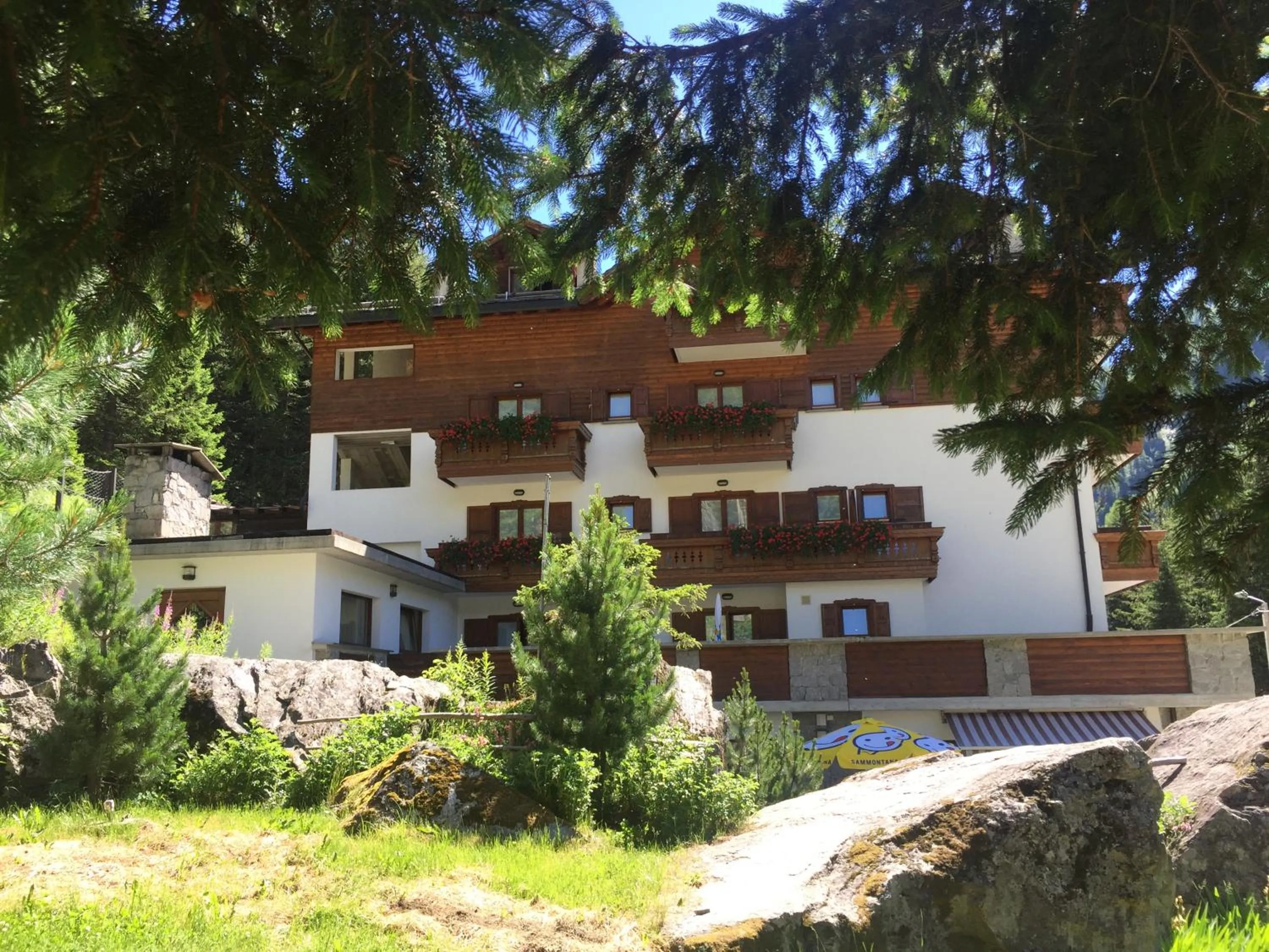 Property building in Hotel Gembro
