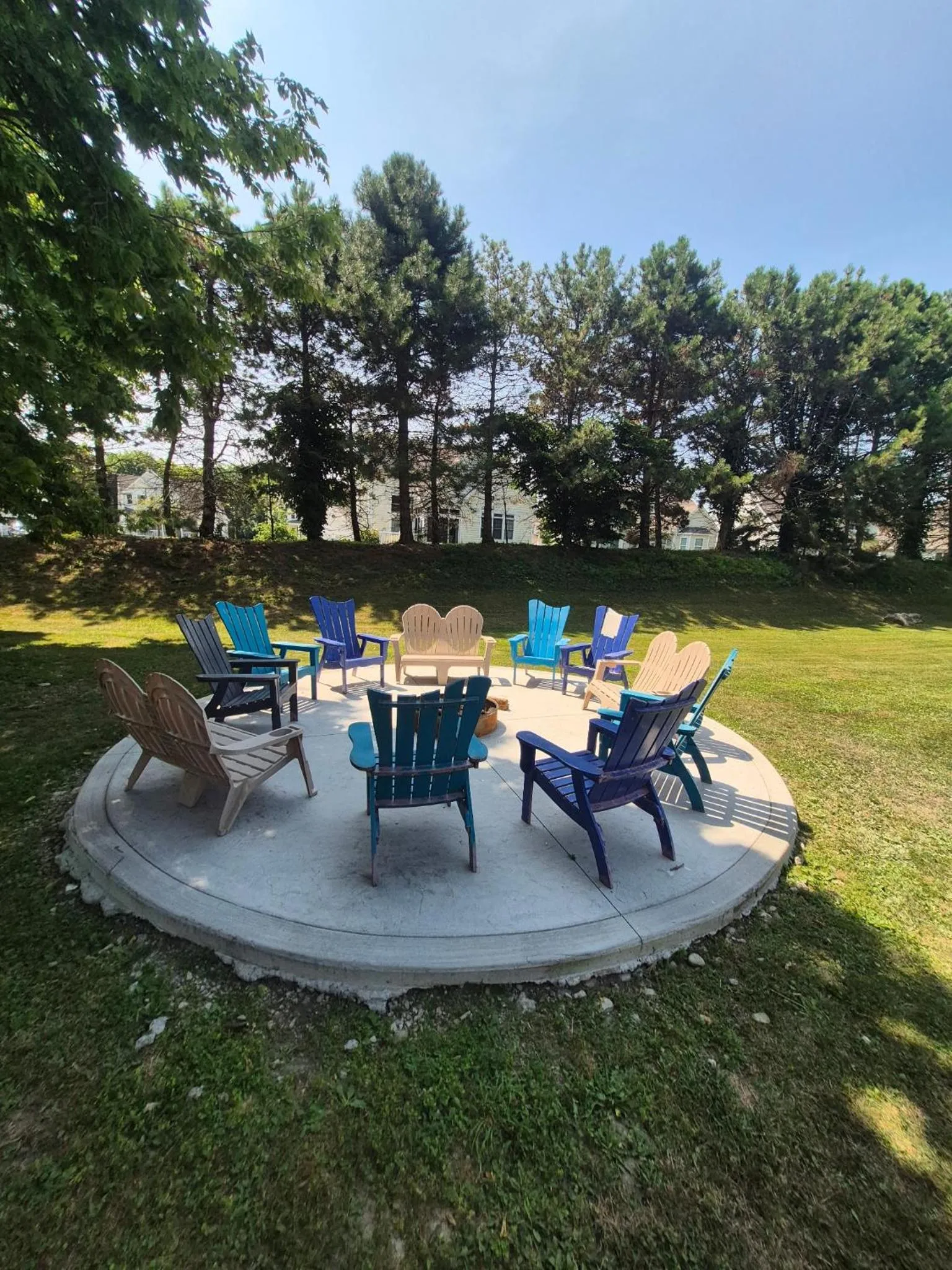 Property building in Lake Point Motel