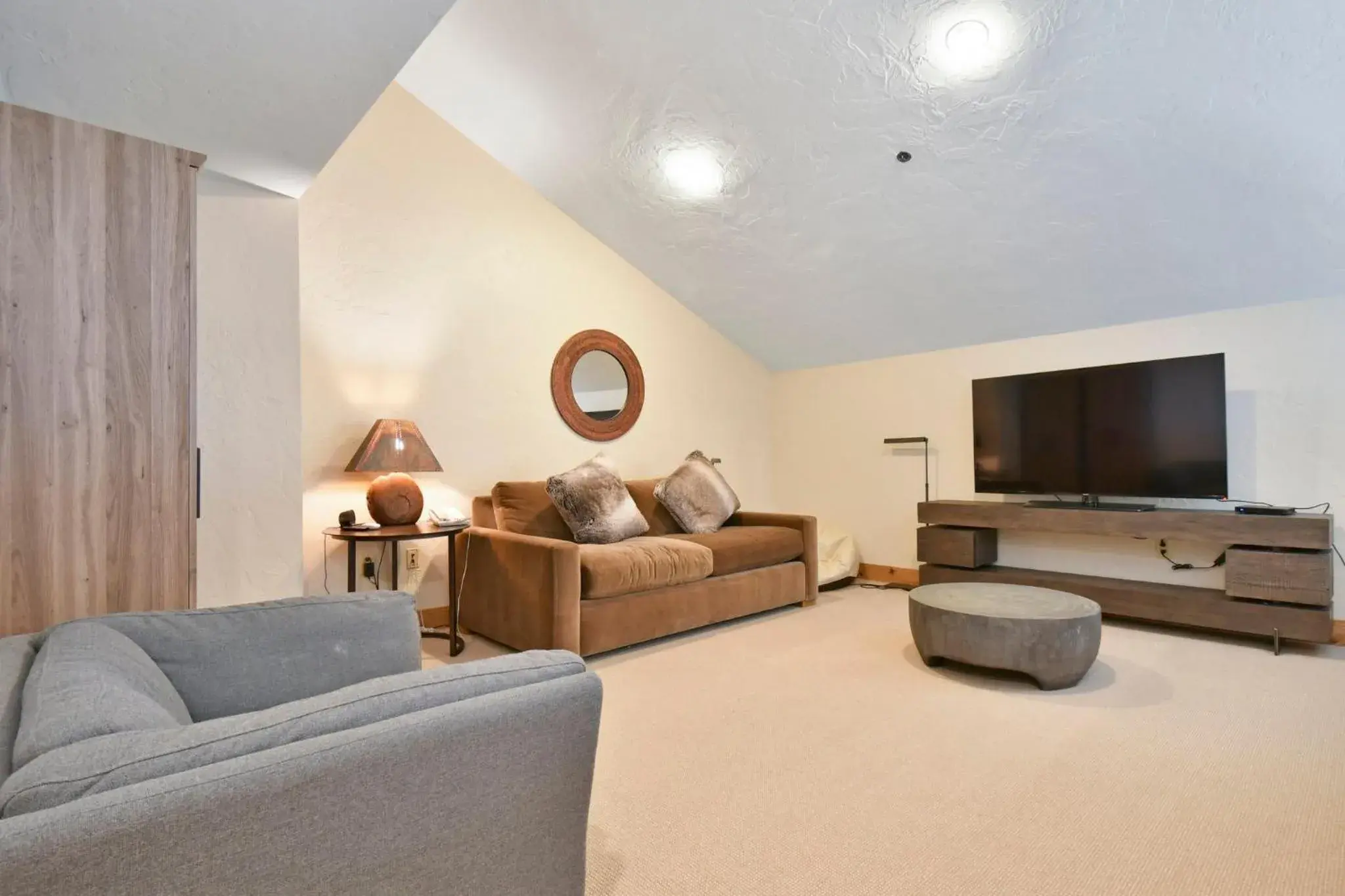 Living room, Seating Area in Grand Summit Lodge Park City - Canyons Village