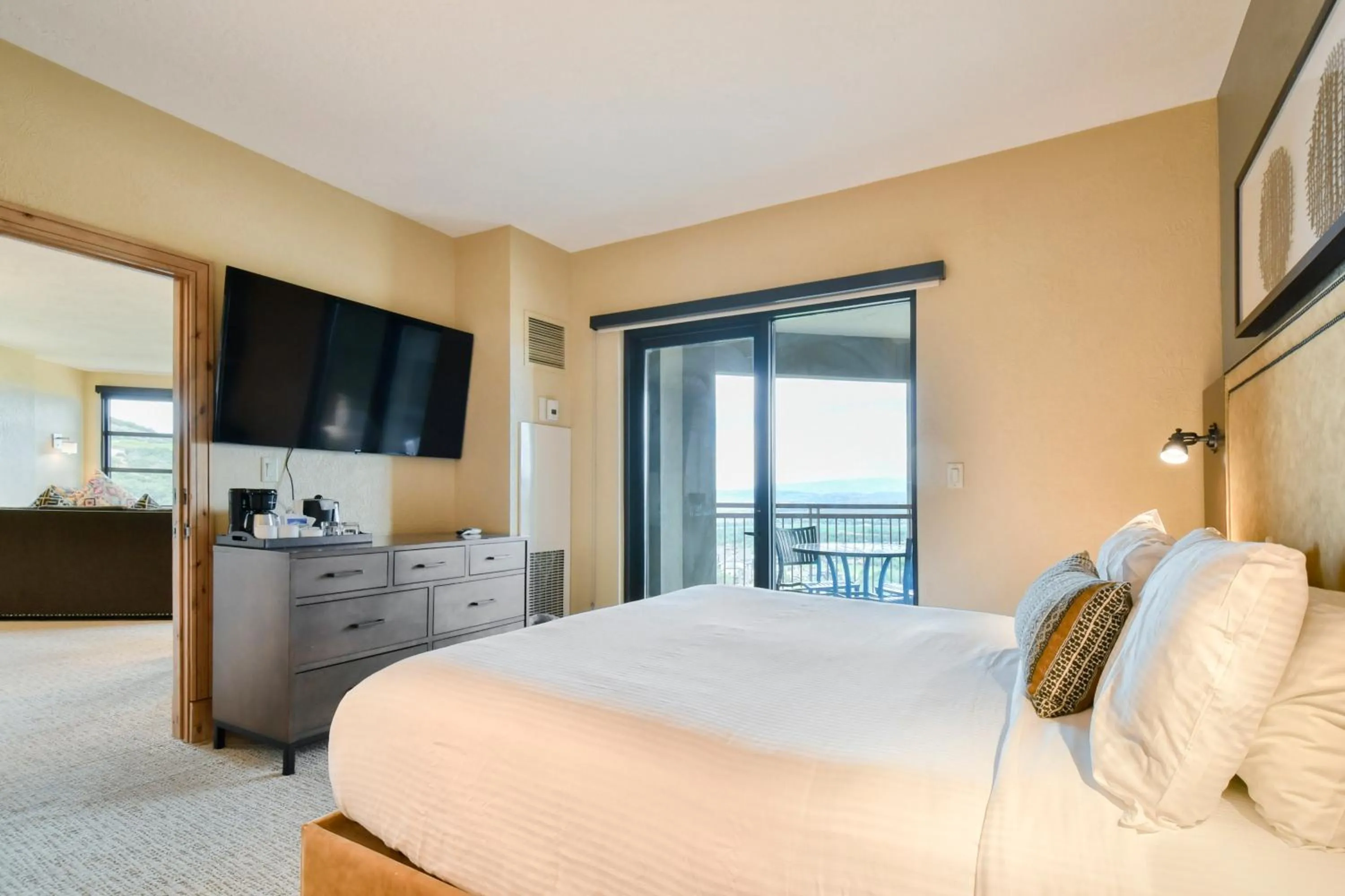 Bed in Grand Summit Hotel - Canyons Village, a RockResort