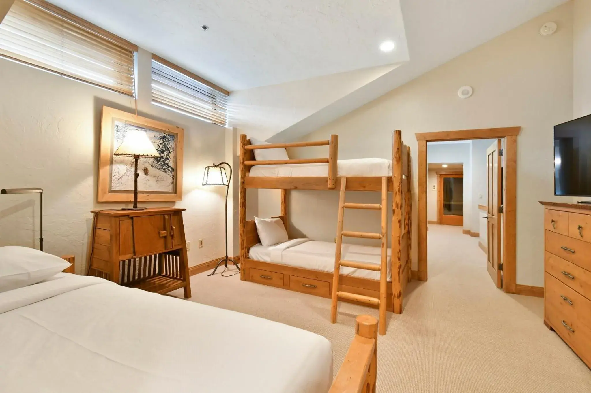 Bedroom, Bed in Grand Summit Lodge Park City - Canyons Village