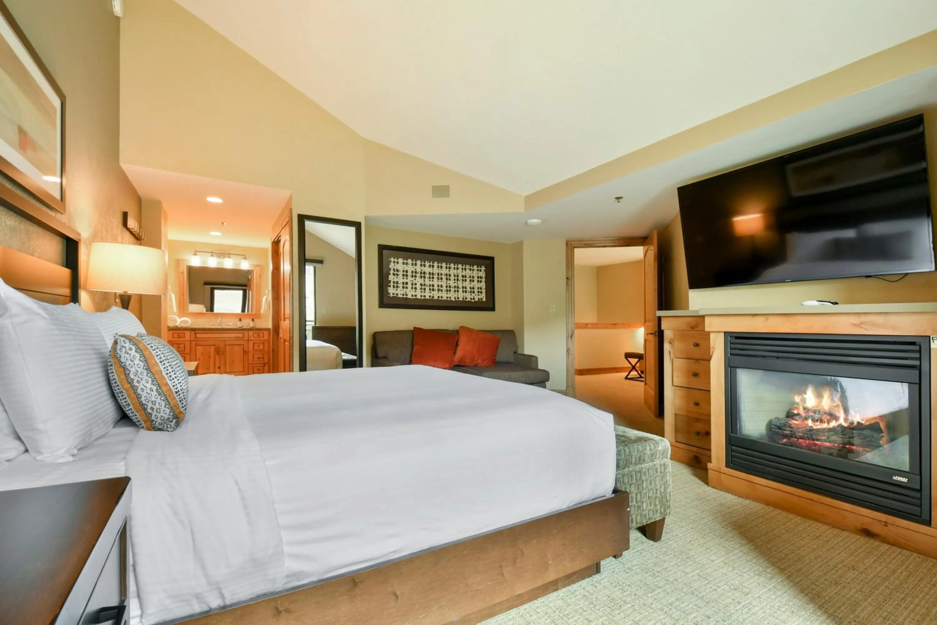 Bed in Grand Summit Hotel - Canyons Village, a RockResort