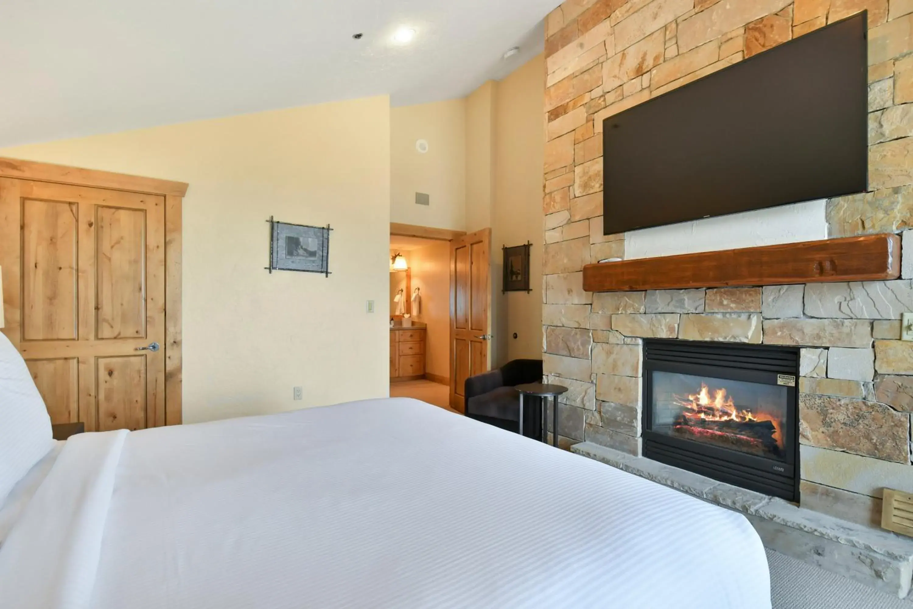 Bed in Grand Summit Lodge Park City - Canyons Village