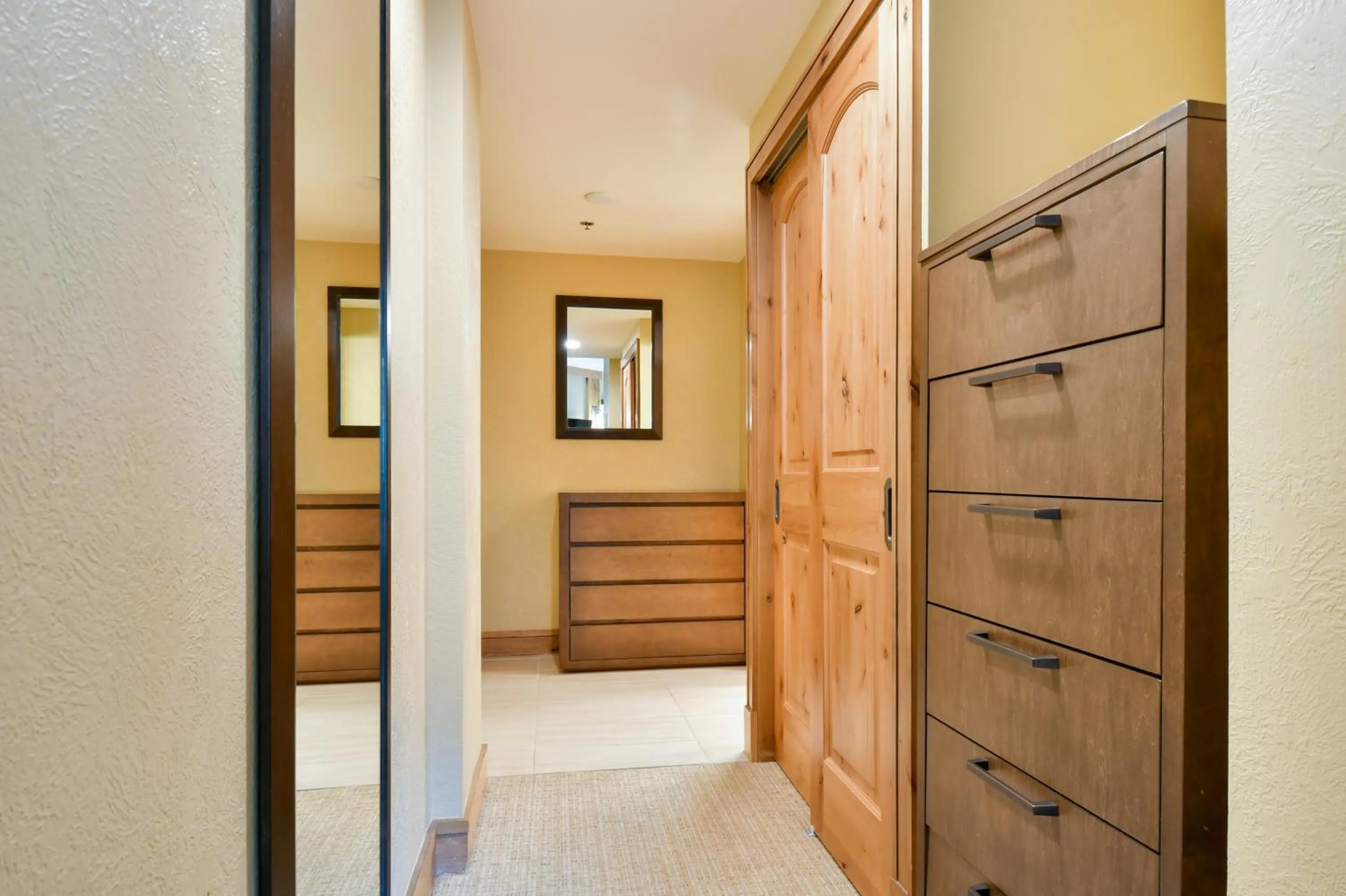 Grand Summit Hotel - Canyons Village, a RockResort