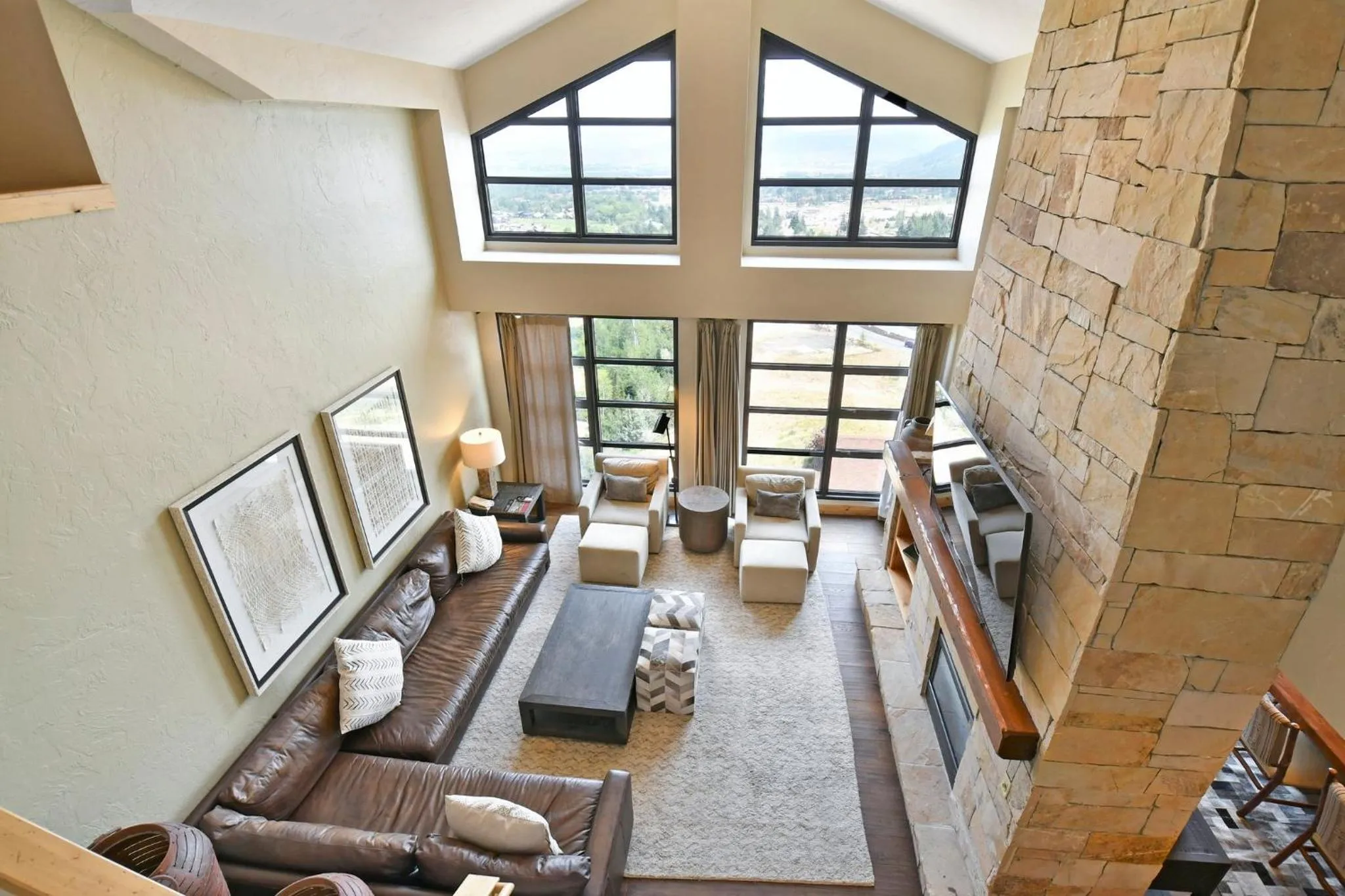 Living room in Grand Summit Hotel - Canyons Village, a RockResort
